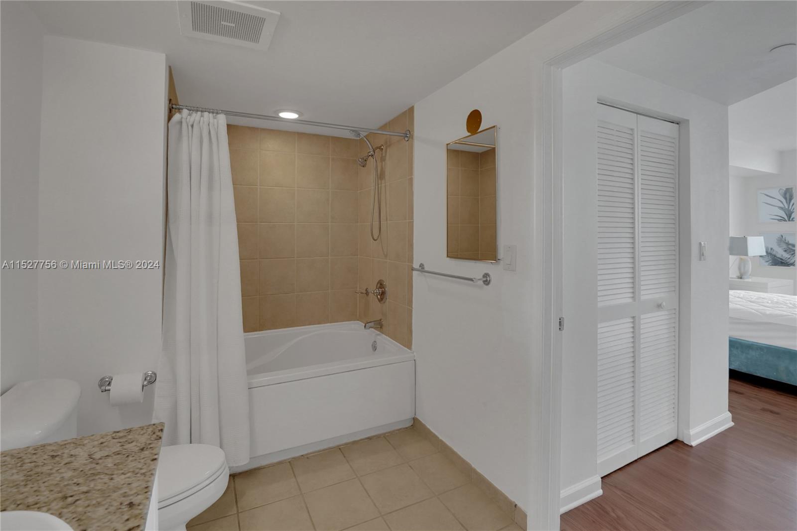 19501 W Country Club Dr 1909, Aventura, Florida 33180, 2 Bedrooms Bedrooms, ,2 BathroomsBathrooms,Residential,For Sale,19501 W Country Club Dr 1909,A11527756