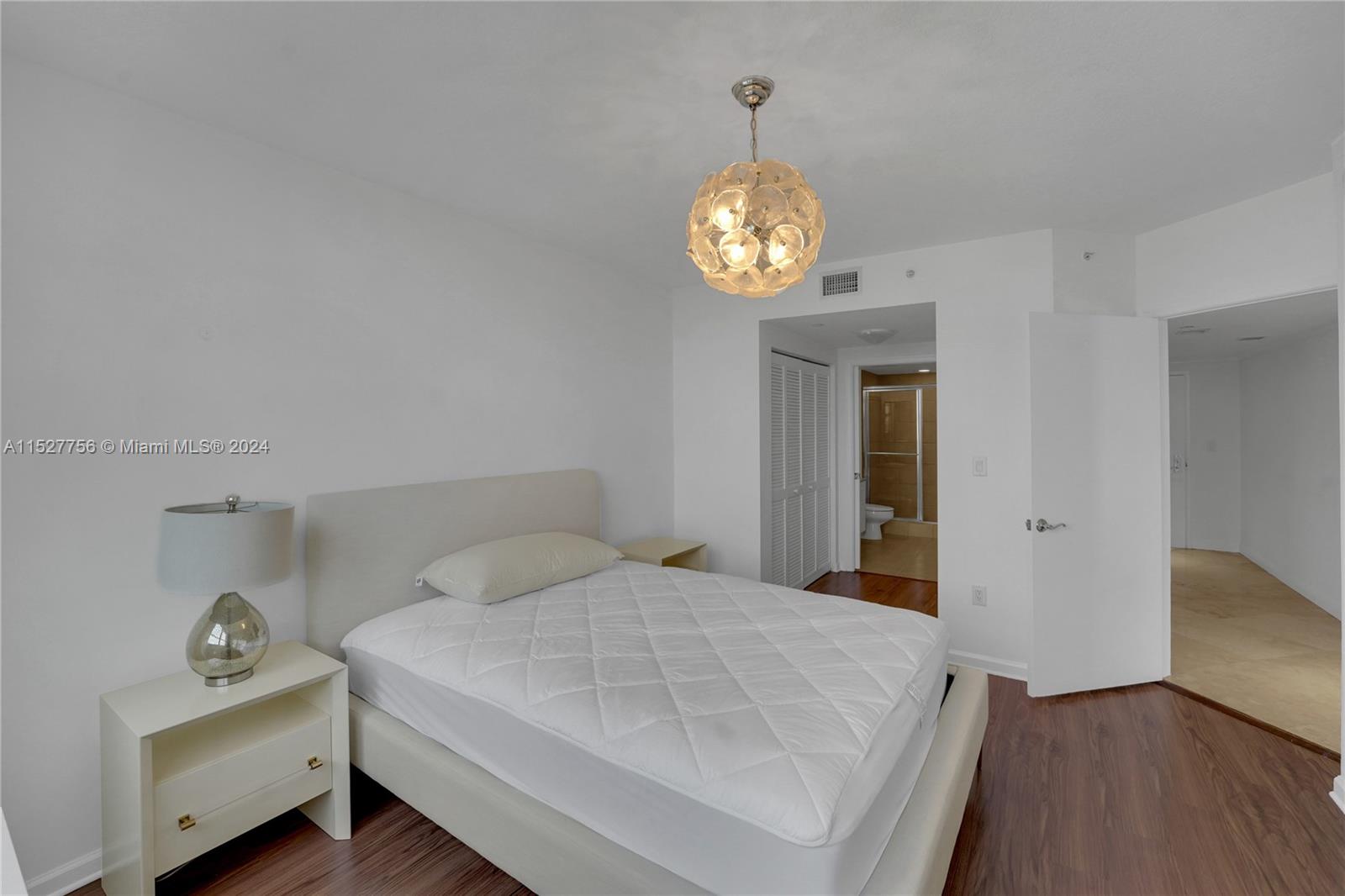 19501 W Country Club Dr 1909, Aventura, Florida 33180, 2 Bedrooms Bedrooms, ,2 BathroomsBathrooms,Residential,For Sale,19501 W Country Club Dr 1909,A11527756