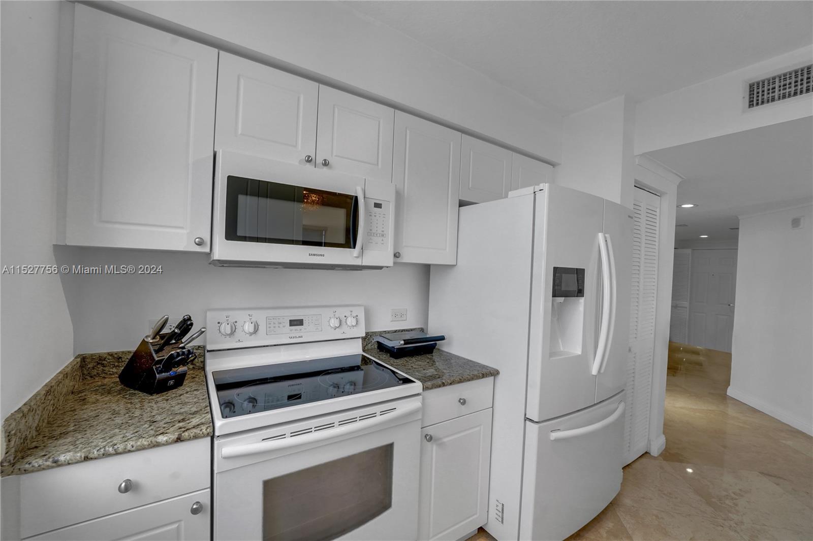 19501 W Country Club Dr 1909, Aventura, Florida 33180, 2 Bedrooms Bedrooms, ,2 BathroomsBathrooms,Residential,For Sale,19501 W Country Club Dr 1909,A11527756