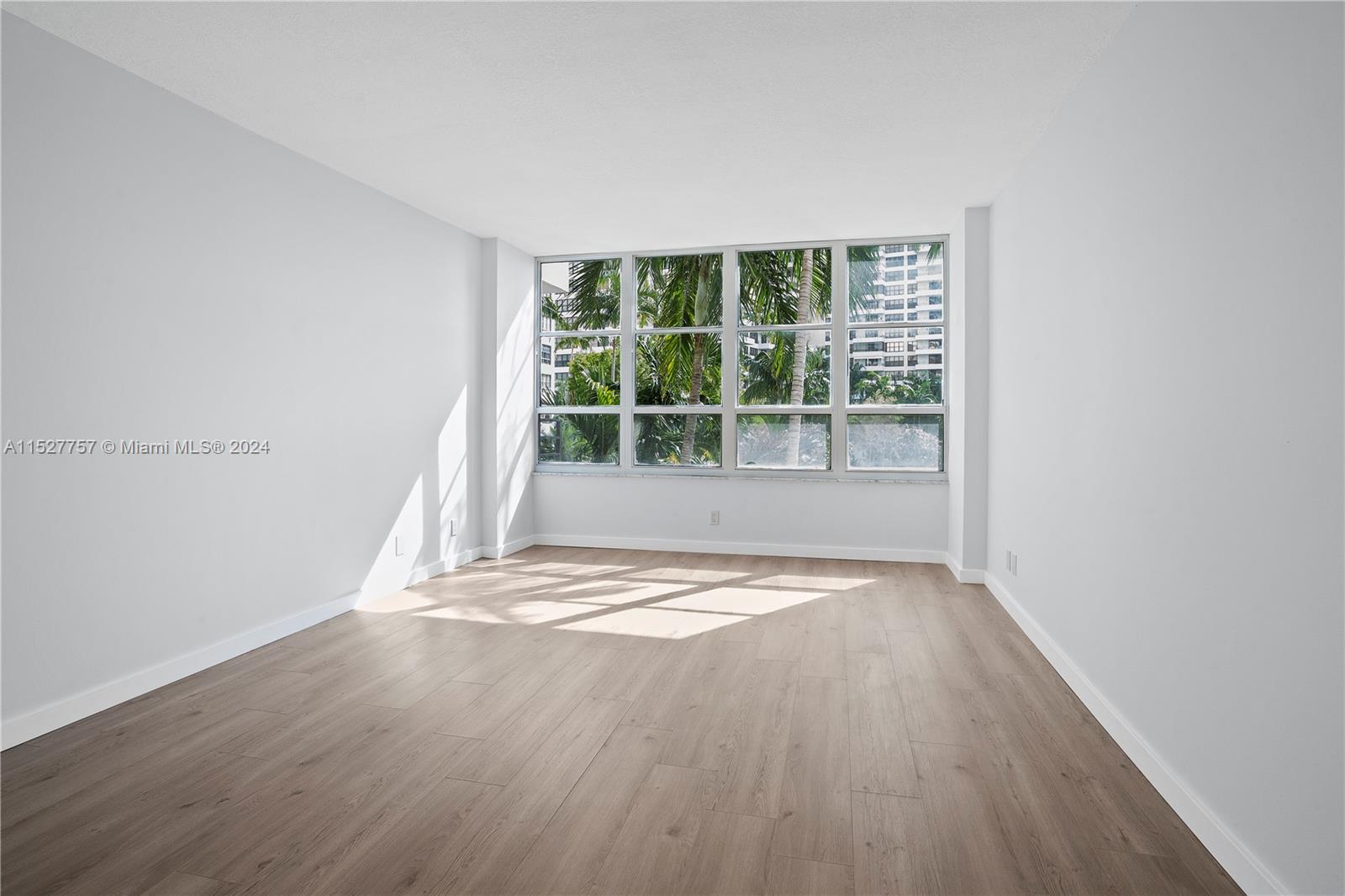600 Three Islands Blvd 214, Hallandale Beach, Florida 33009, 1 Bedroom Bedrooms, ,1 BathroomBathrooms,Residential,For Sale,600 Three Islands Blvd 214,A11527757