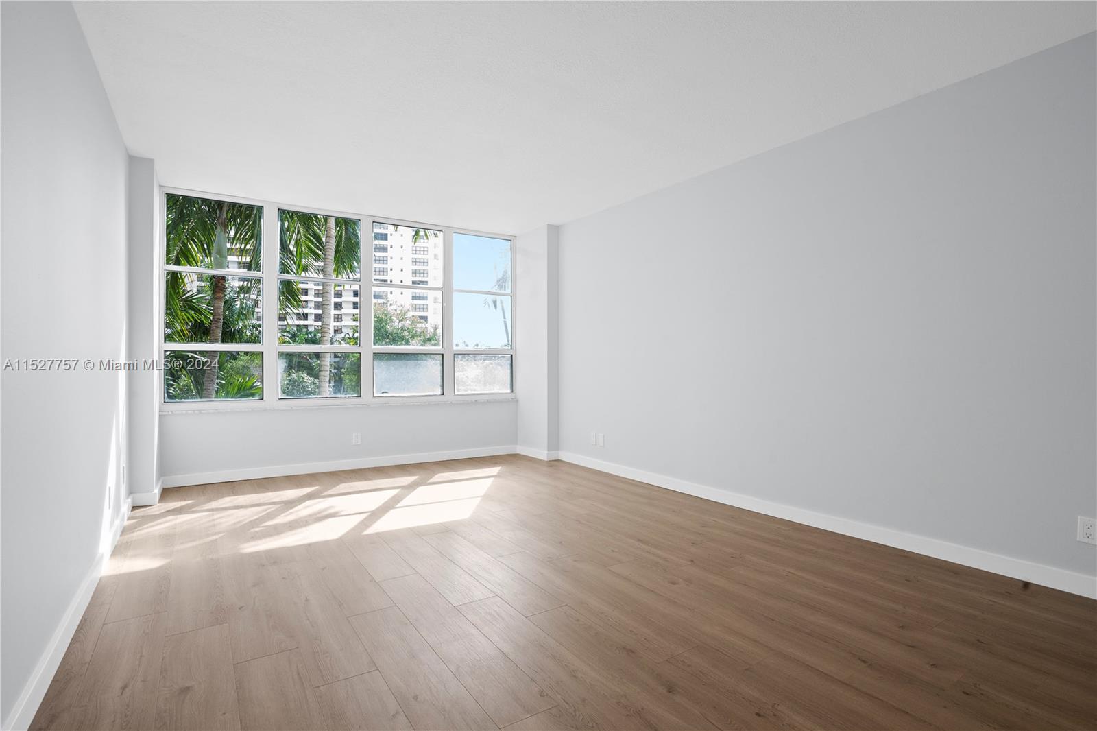 600 Three Islands Blvd 214, Hallandale Beach, Florida 33009, 1 Bedroom Bedrooms, ,1 BathroomBathrooms,Residential,For Sale,600 Three Islands Blvd 214,A11527757