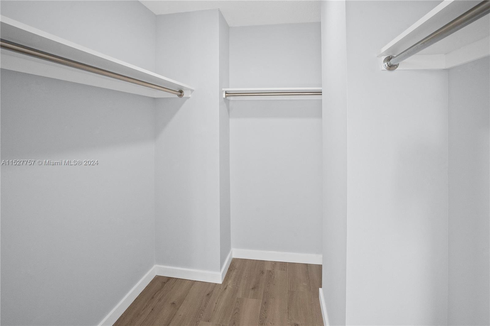 600 Three Islands Blvd 214, Hallandale Beach, Florida 33009, 1 Bedroom Bedrooms, ,1 BathroomBathrooms,Residential,For Sale,600 Three Islands Blvd 214,A11527757