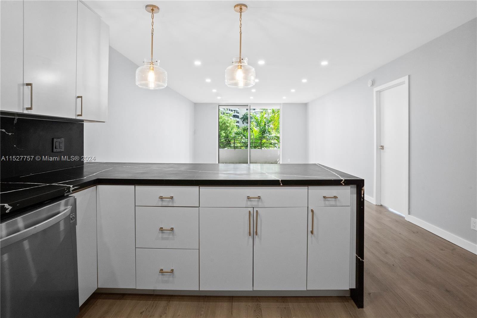 600 Three Islands Blvd 214, Hallandale Beach, Florida 33009, 1 Bedroom Bedrooms, ,1 BathroomBathrooms,Residential,For Sale,600 Three Islands Blvd 214,A11527757