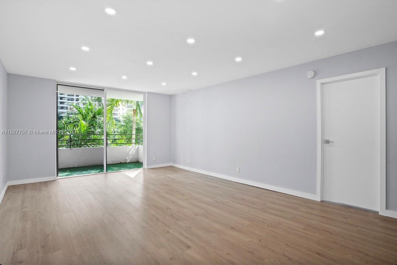 600 Three Islands Blvd 214, Hallandale Beach, Florida 33009, 1 Bedroom Bedrooms, ,1 BathroomBathrooms,Residential,For Sale,600 Three Islands Blvd 214,A11527757