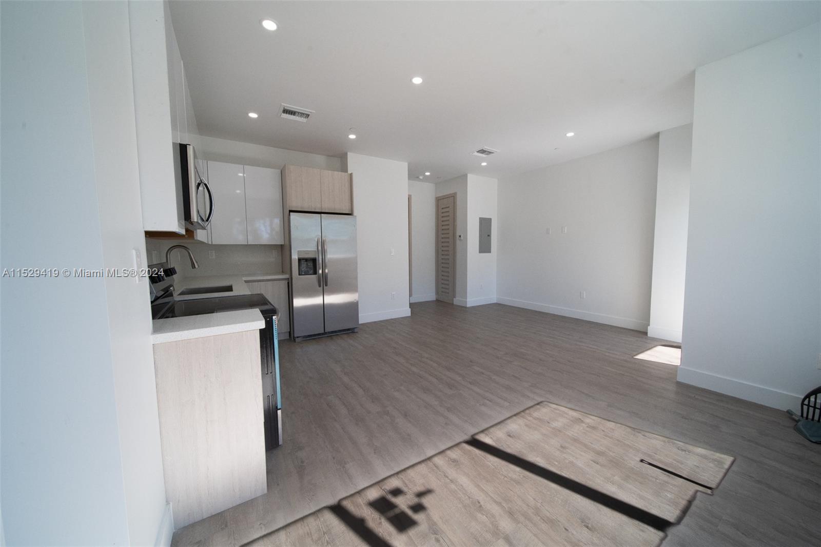 500 Foster Rd C, Hallandale Beach, Florida 33009, 1 Bedroom Bedrooms, ,1 BathroomBathrooms,Residentiallease,For Rent,500 Foster Rd C,A11529419