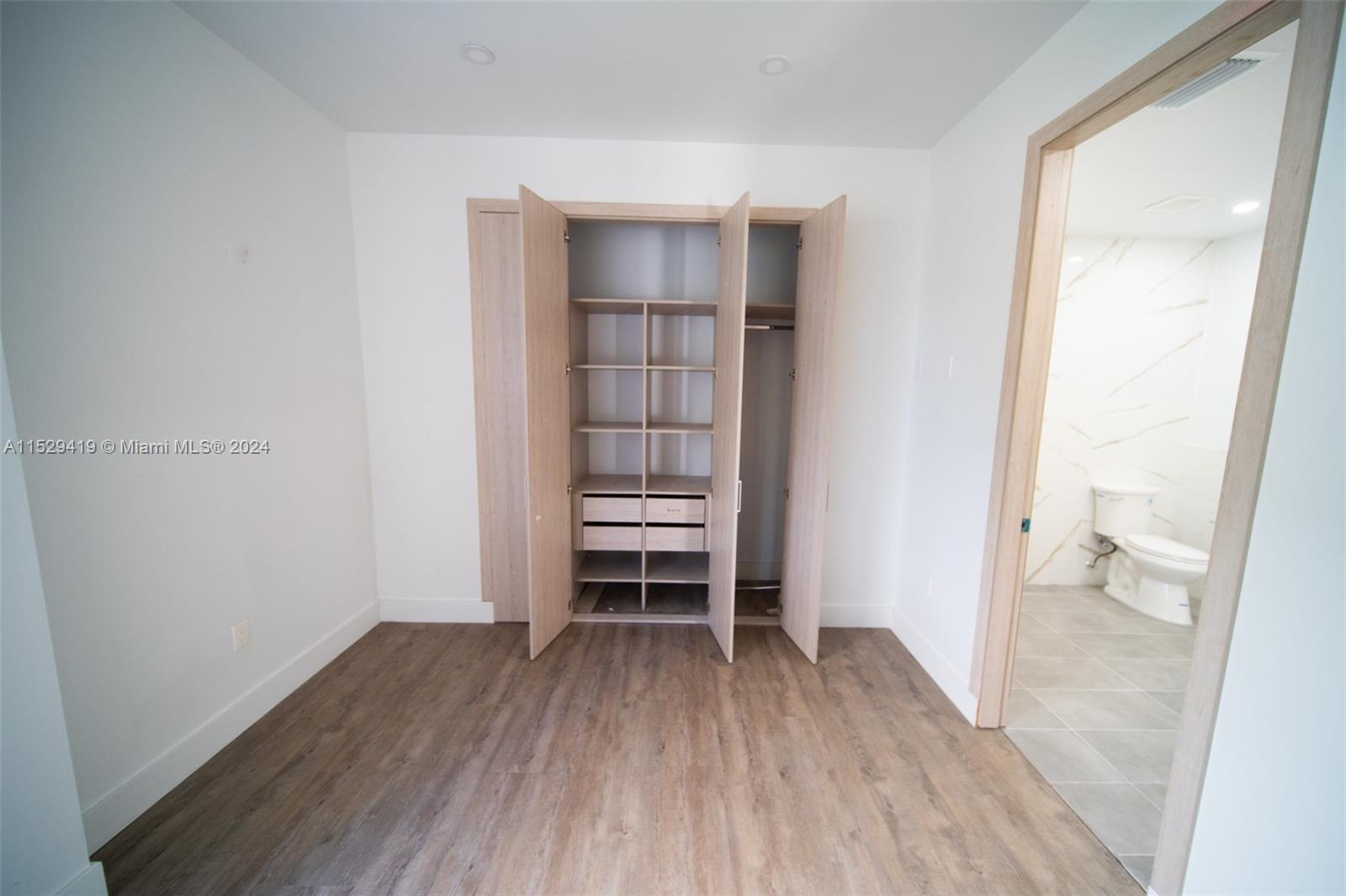 500 Foster Rd C, Hallandale Beach, Florida 33009, 1 Bedroom Bedrooms, ,1 BathroomBathrooms,Residentiallease,For Rent,500 Foster Rd C,A11529419