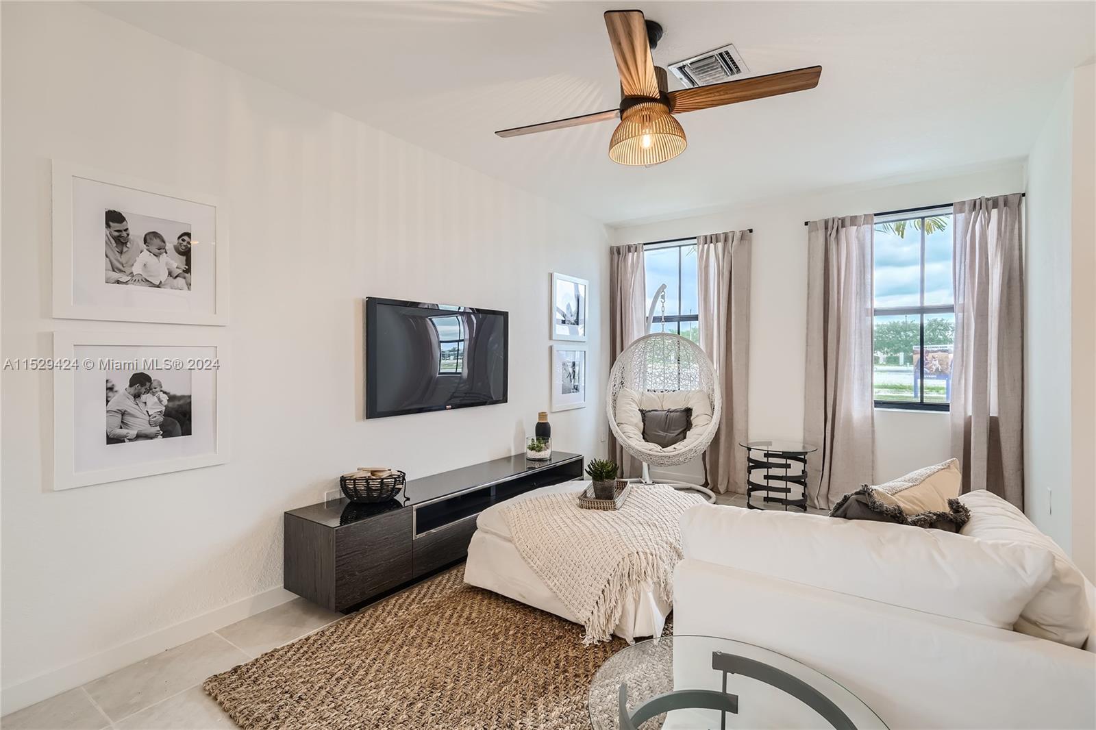 1208 NE 5th Court, Florida City, Florida 33034, 3 Bedrooms Bedrooms, ,2 BathroomsBathrooms,Residential,For Sale,1208 NE 5th Court,A11529424