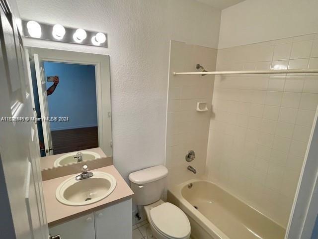 10723 85th Ter, Doral, FL, 33178 United States, 4 Bedrooms Bedrooms, ,3 BathroomsBathrooms,Residential,For Sale,85th Ter,A11529446