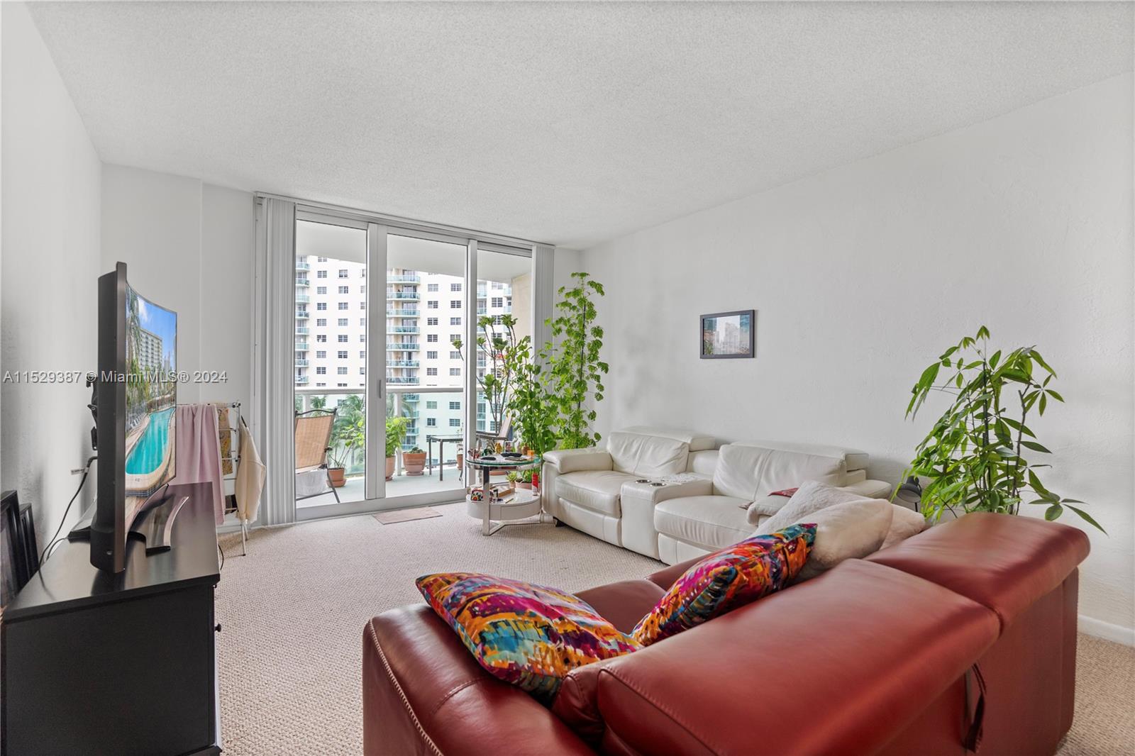 19380 Collins Ave, Sunny Isles Beach, FL, 33160 United States, 1 Bedroom Bedrooms, ,1 BathroomBathrooms,Residential,For Sale,Collins Ave,A11529387