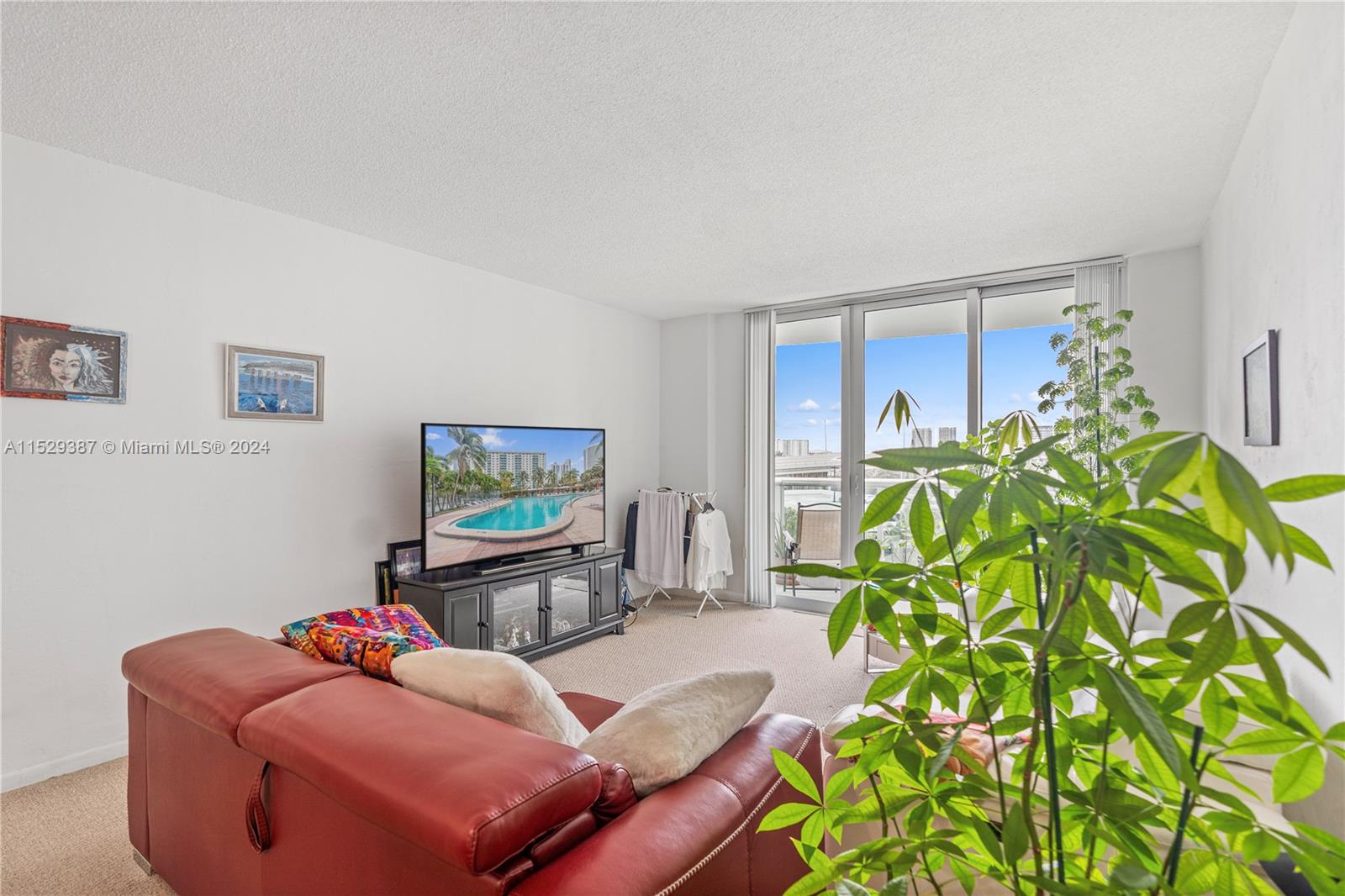 19380 Collins Ave, Sunny Isles Beach, FL, 33160 United States, 1 Bedroom Bedrooms, ,1 BathroomBathrooms,Residential,For Sale,Collins Ave,A11529387