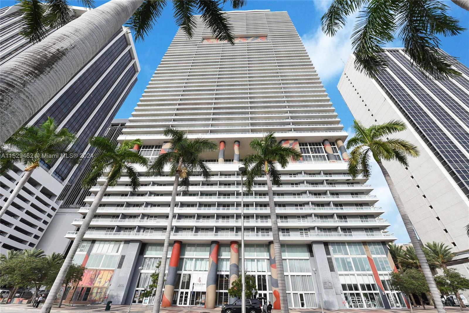 Welcome to this amazing high-floor home w/ panoramic East views towering over Biscayne Bay, offering endless inspiration in an unbeatable location. With a vast floor plan featuring 3 beds, an open kitchen, washer/dryer, & sleek high gloss flooring throughout, this unfurnished unit is a dream come true. Step onto the massive wrap-around terrace, perfectly positioned on the corner, to take in gorgeous views of Downtown from every angle. Enjoy the convenience of 1 assigned parking space plus valet service. This amenity-rich and pet-friendly building provides easy access to major thoroughfares, Metro Rail/Mover, as well as a myriad of dining, shopping, and entertainment options. Don't miss out on this opportunity for living large in Miami! Available March 5th. Experience Home, One Step Closer!