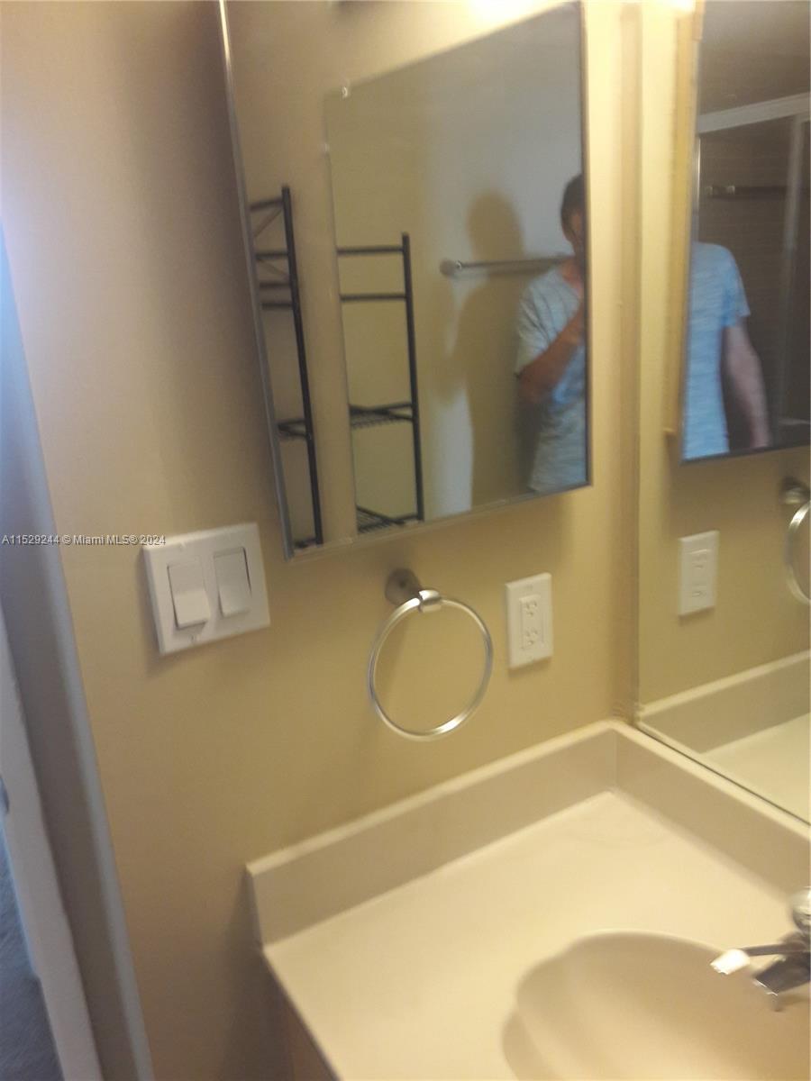 20505 E Country Club Dr 1639, Aventura, Florida 33180, 2 Bedrooms Bedrooms, ,2 BathroomsBathrooms,Residentiallease,For Rent,20505 E Country Club Dr 1639,A11529244