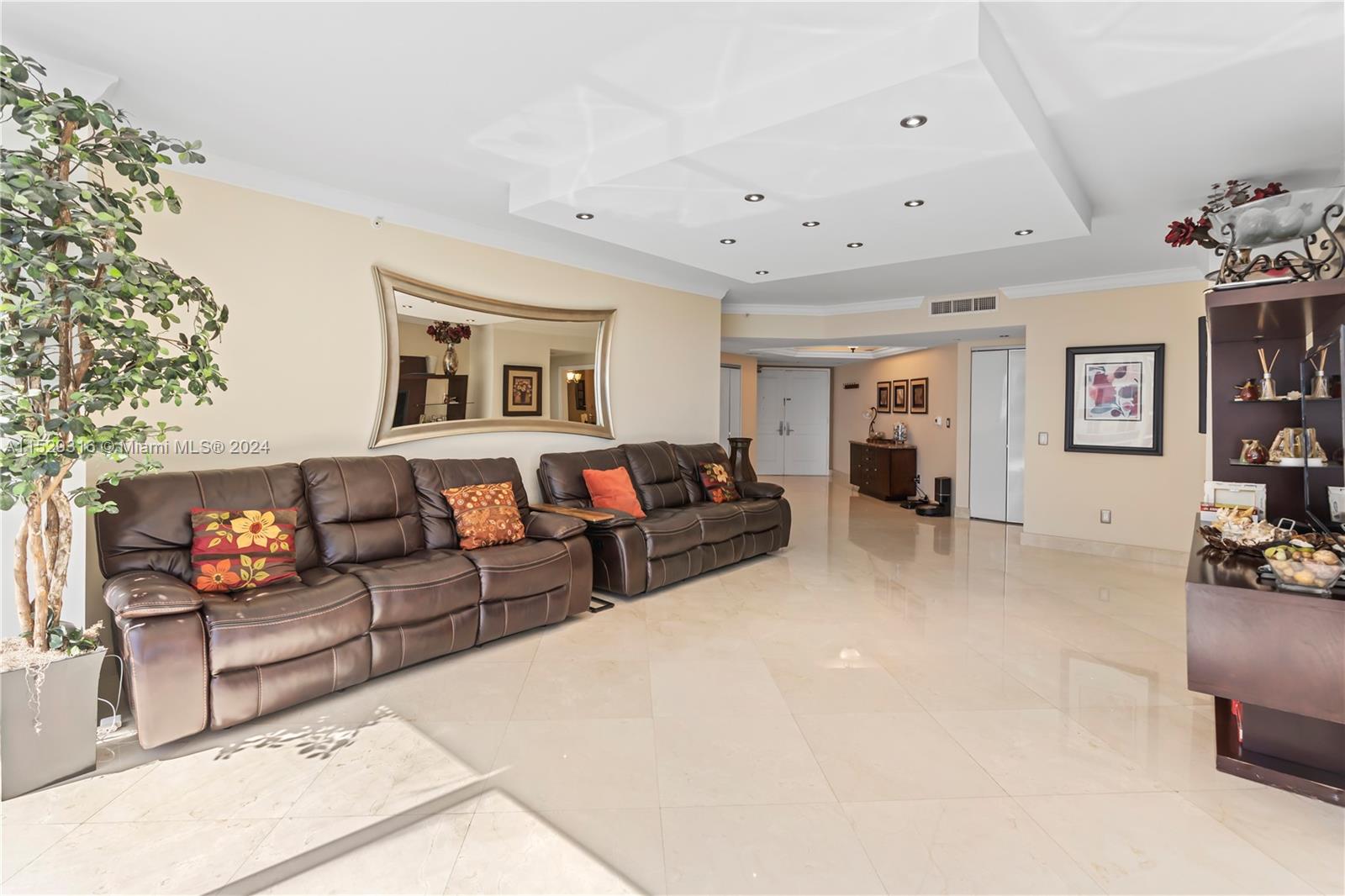 4779 Collins Ave, Miami Beach, FL, 33140 United States, 3 Bedrooms Bedrooms, ,3 BathroomsBathrooms,Residential,For Sale,Collins Ave,A11529316