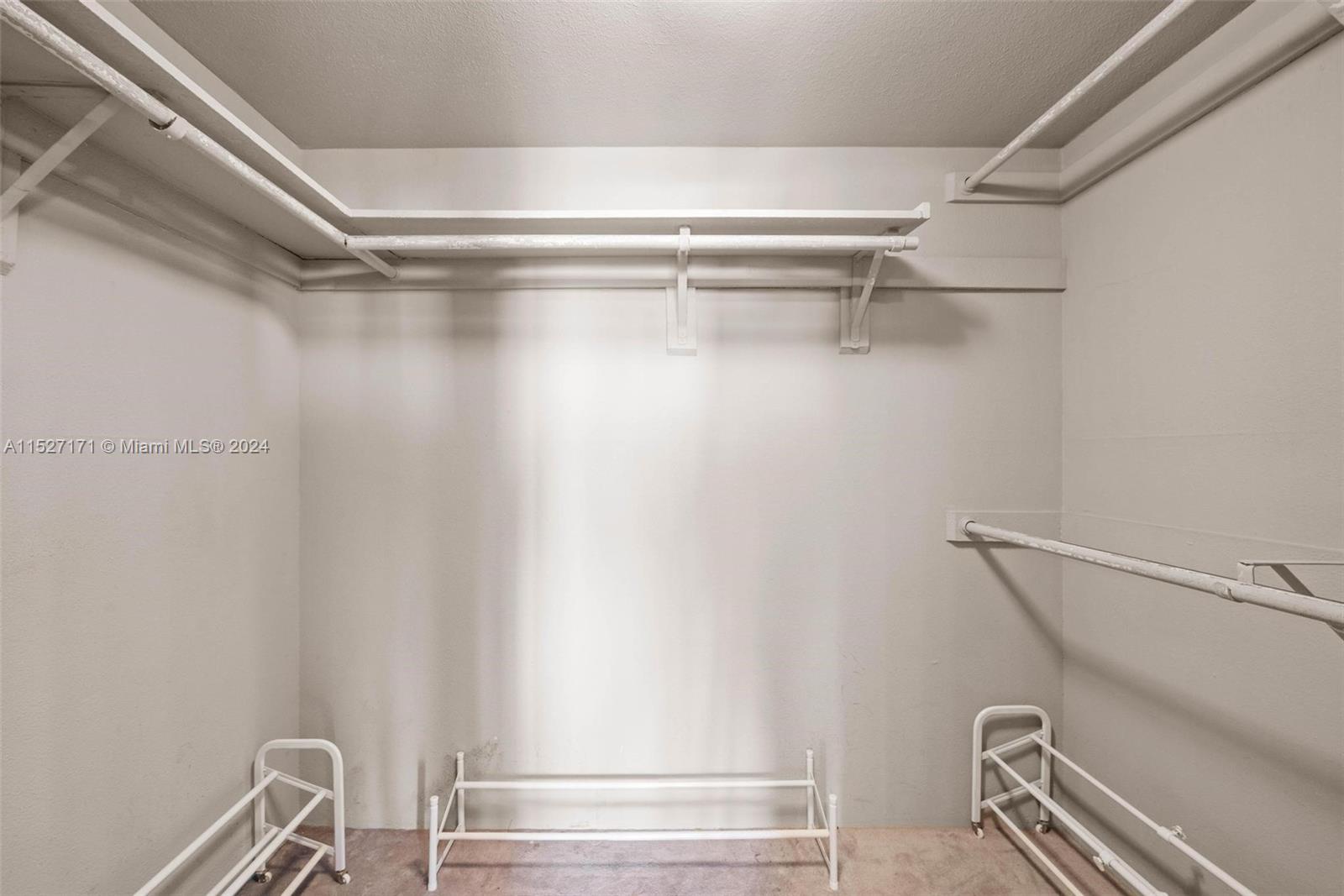 3675 N Country Club Dr 1906, Aventura, Florida 33180, 2 Bedrooms Bedrooms, ,2 BathroomsBathrooms,Residential,For Sale,3675 N Country Club Dr 1906,A11527171