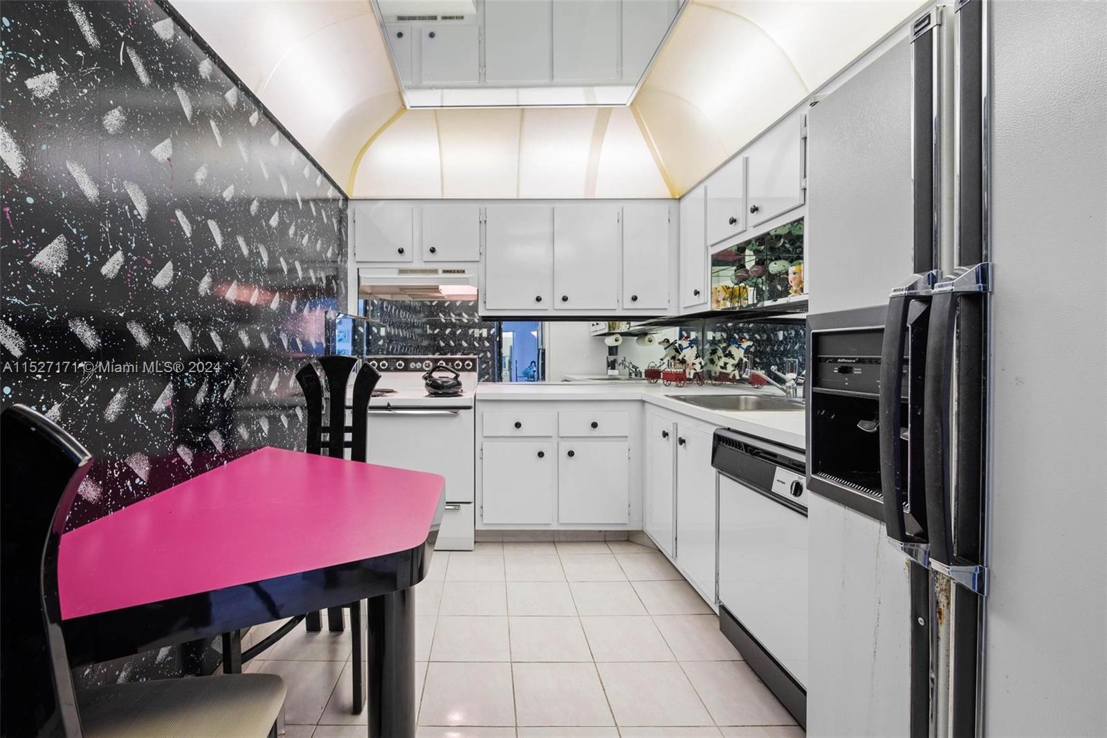 3675 N Country Club Dr 1906, Aventura, Florida 33180, 2 Bedrooms Bedrooms, ,2 BathroomsBathrooms,Residential,For Sale,3675 N Country Club Dr 1906,A11527171