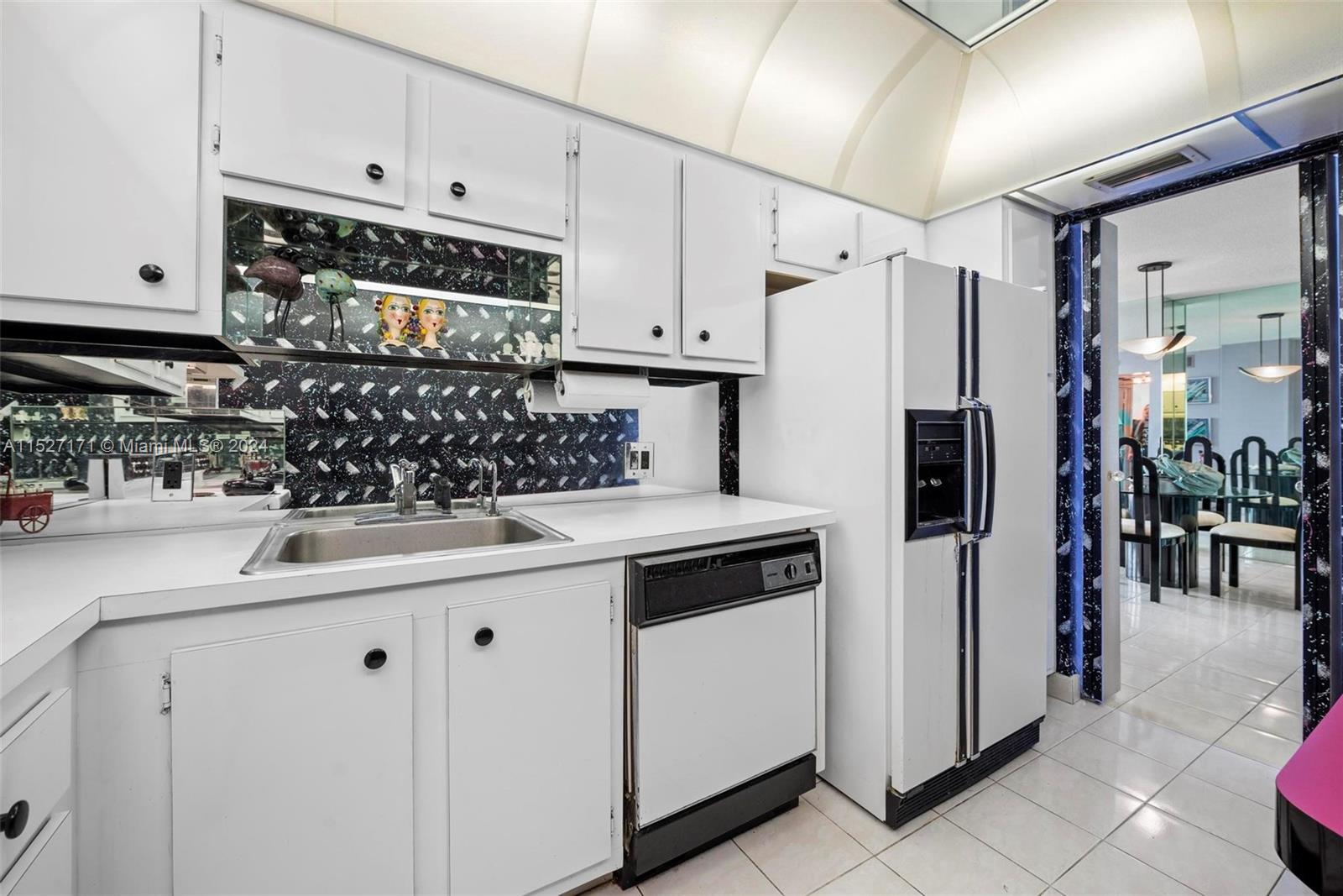 3675 N Country Club Dr 1906, Aventura, Florida 33180, 2 Bedrooms Bedrooms, ,2 BathroomsBathrooms,Residential,For Sale,3675 N Country Club Dr 1906,A11527171