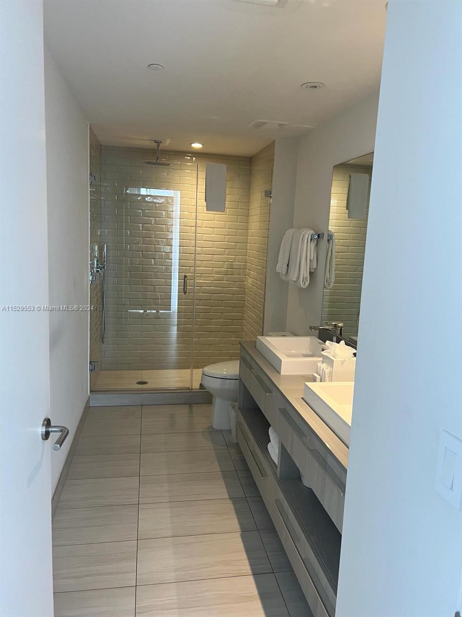 4010 S Ocean Dr R2004, Hollywood, Florida 33019, 3 Bedrooms Bedrooms, ,2 BathroomsBathrooms,Residentiallease,For Rent,4010 S Ocean Dr R2004,A11529553