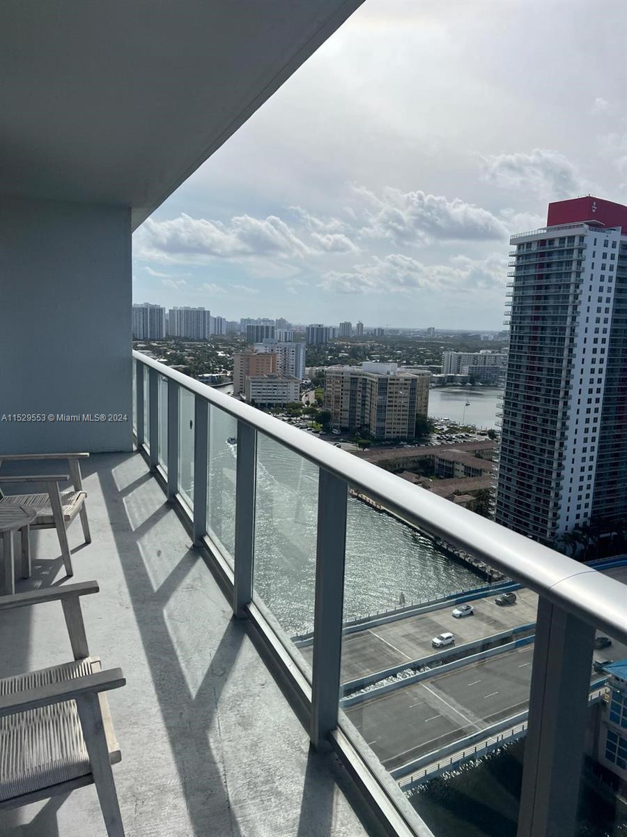 4010 S Ocean Dr R2004, Hollywood, Florida 33019, 3 Bedrooms Bedrooms, ,2 BathroomsBathrooms,Residentiallease,For Rent,4010 S Ocean Dr R2004,A11529553