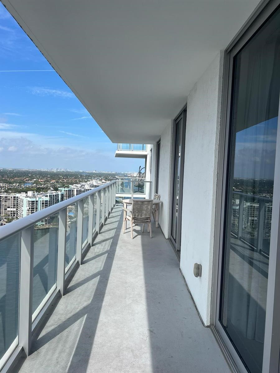 4010 S Ocean Dr R2004, Hollywood, Florida 33019, 3 Bedrooms Bedrooms, ,2 BathroomsBathrooms,Residentiallease,For Rent,4010 S Ocean Dr R2004,A11529553