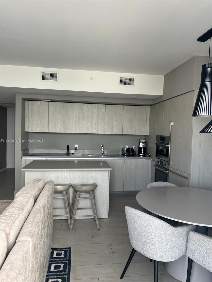 4010 S Ocean Dr R2004, Hollywood, Florida 33019, 3 Bedrooms Bedrooms, ,2 BathroomsBathrooms,Residentiallease,For Rent,4010 S Ocean Dr R2004,A11529553