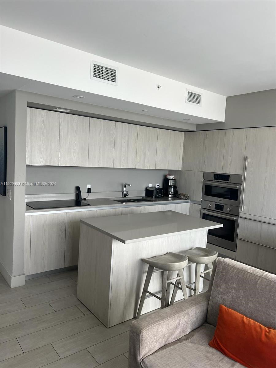 4010 S Ocean Dr R2004, Hollywood, Florida 33019, 3 Bedrooms Bedrooms, ,2 BathroomsBathrooms,Residentiallease,For Rent,4010 S Ocean Dr R2004,A11529553