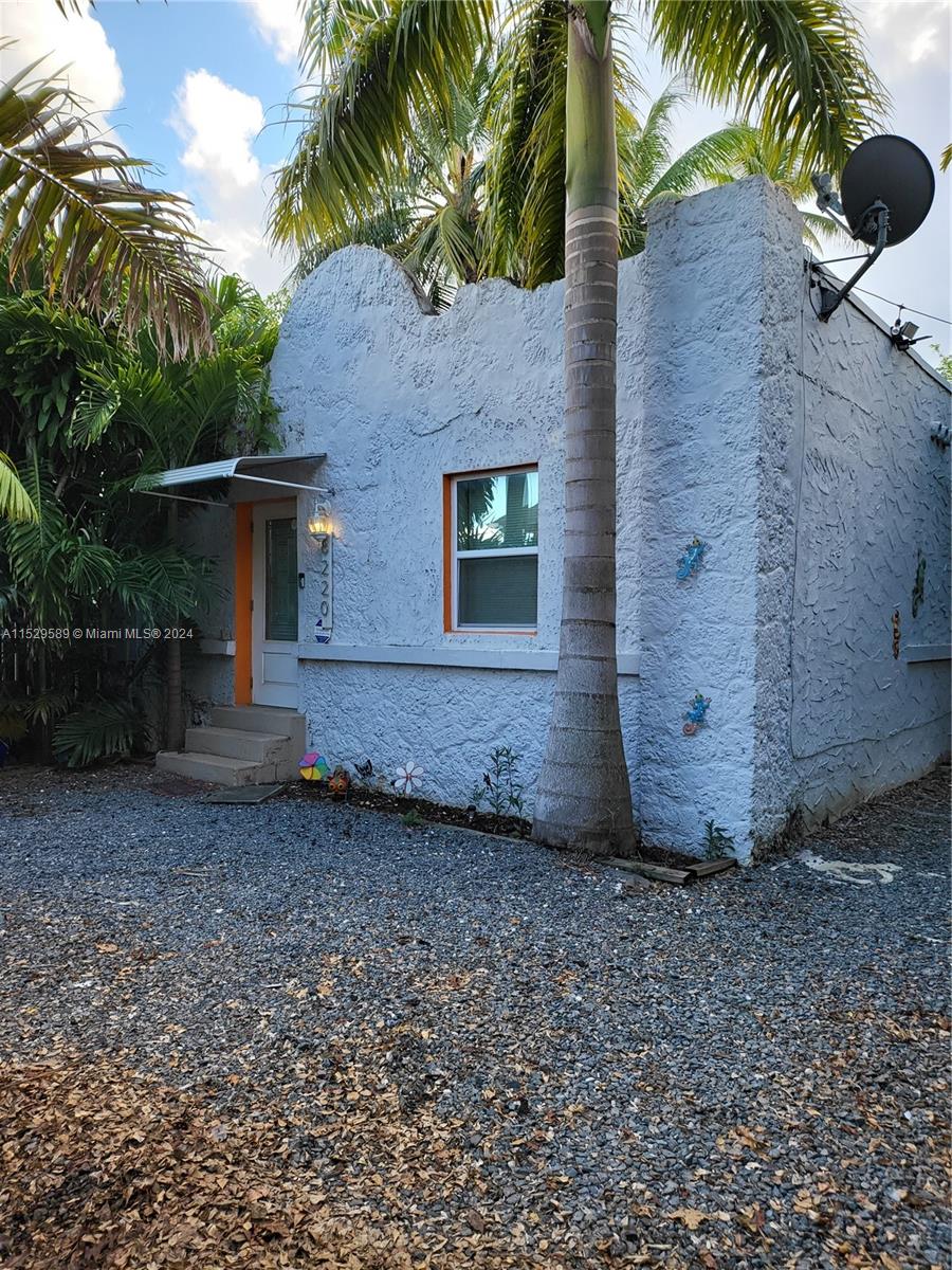 8220 NE 1st Pl A, Miami, Florida 33138, 2 Bedrooms Bedrooms, ,1 BathroomBathrooms,Residentiallease,For Rent,8220 NE 1st Pl A,A11529589