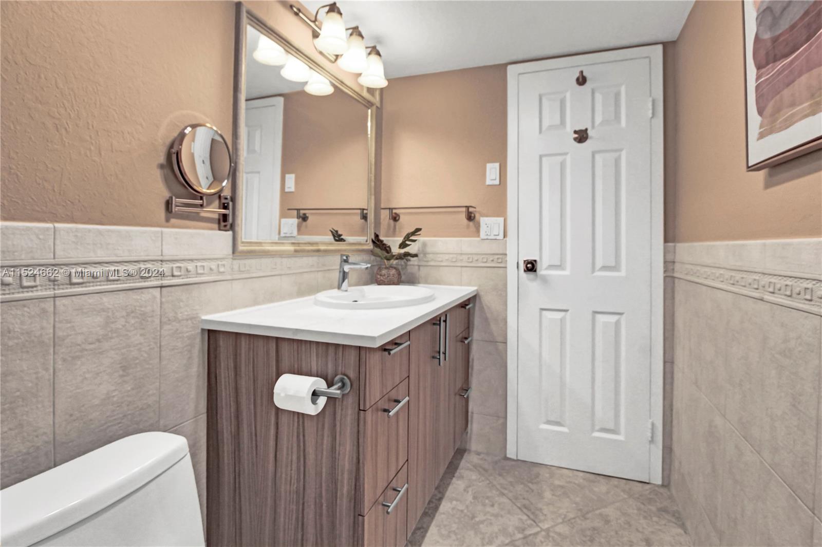 800 Parkview Dr 821, Hallandale Beach, Florida 33009, 2 Bedrooms Bedrooms, ,2 BathroomsBathrooms,Residential,For Sale,800 Parkview Dr 821,A11524662