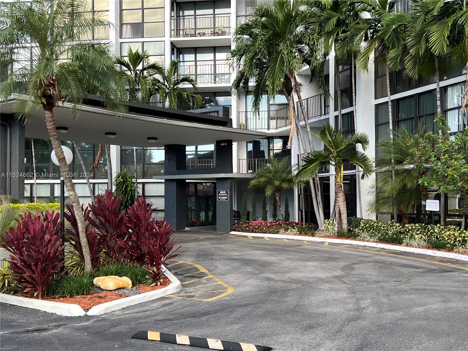 800 Parkview Dr 821, Hallandale Beach, Florida 33009, 2 Bedrooms Bedrooms, ,2 BathroomsBathrooms,Residential,For Sale,800 Parkview Dr 821,A11524662