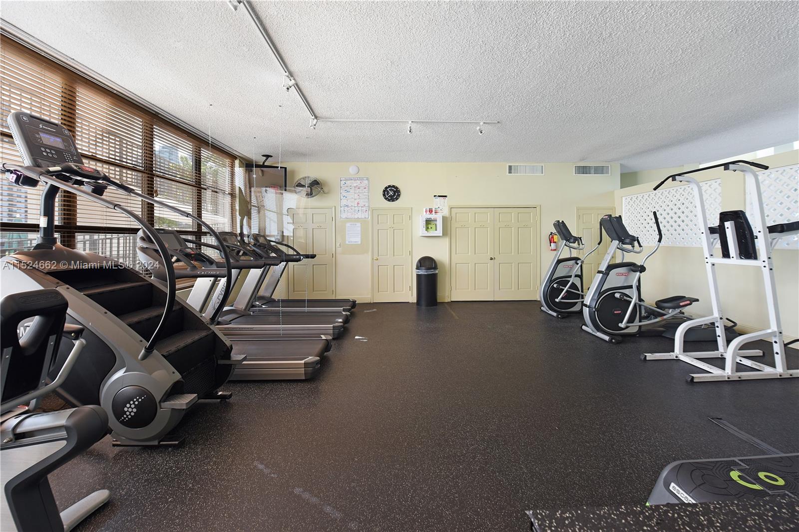 800 Parkview Dr 821, Hallandale Beach, Florida 33009, 2 Bedrooms Bedrooms, ,2 BathroomsBathrooms,Residential,For Sale,800 Parkview Dr 821,A11524662