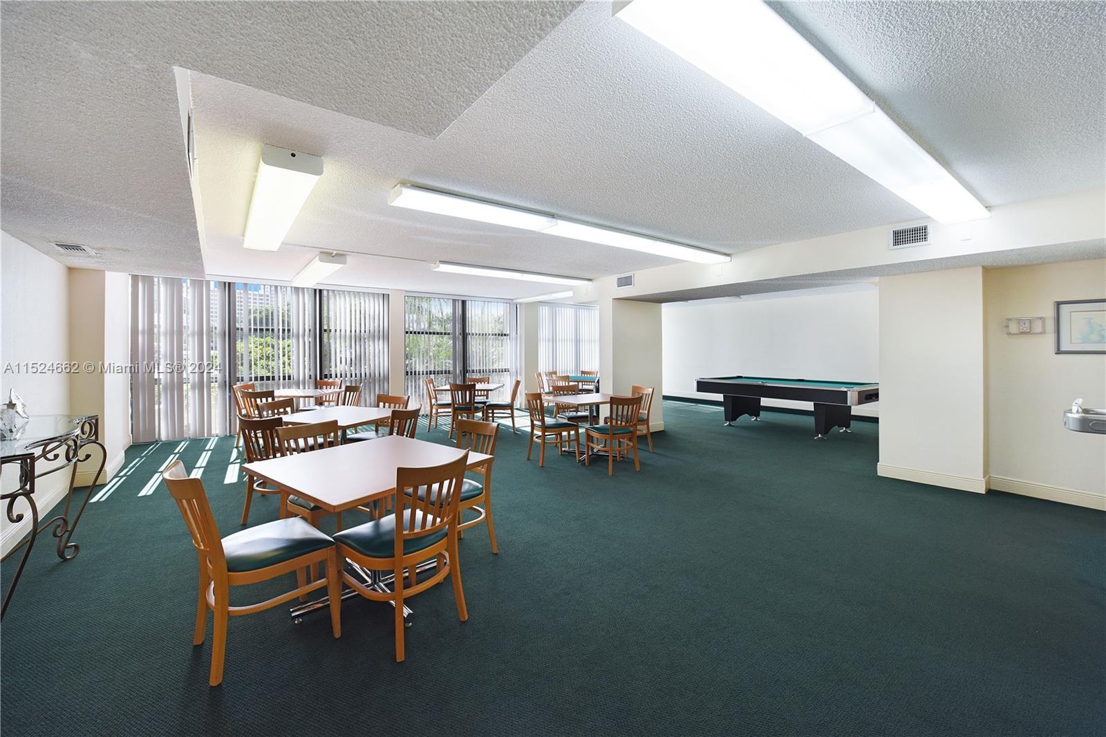 800 Parkview Dr 821, Hallandale Beach, Florida 33009, 2 Bedrooms Bedrooms, ,2 BathroomsBathrooms,Residential,For Sale,800 Parkview Dr 821,A11524662