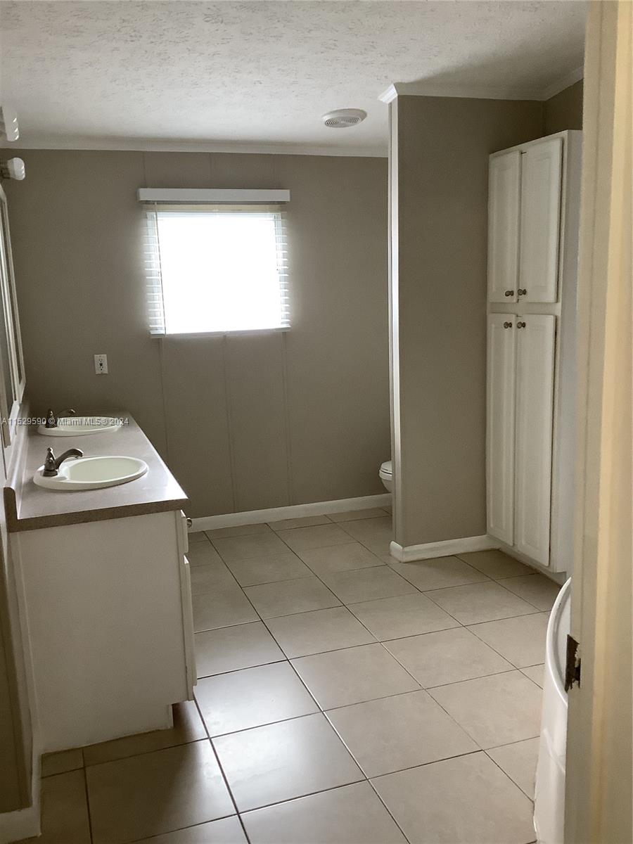 Miami, Florida 33187, 3 Bedrooms Bedrooms, ,2 BathroomsBathrooms,Residential,For Sale,A11529590