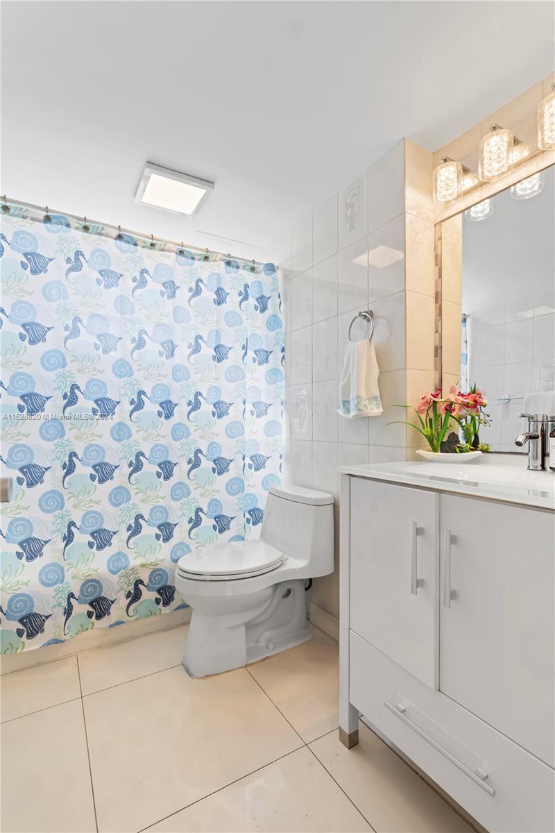 7904 West Dr 501, North Bay Village, Florida 33141, 1 Bedroom Bedrooms, ,1 BathroomBathrooms,Residential,For Sale,7904 West Dr 501,A11528820