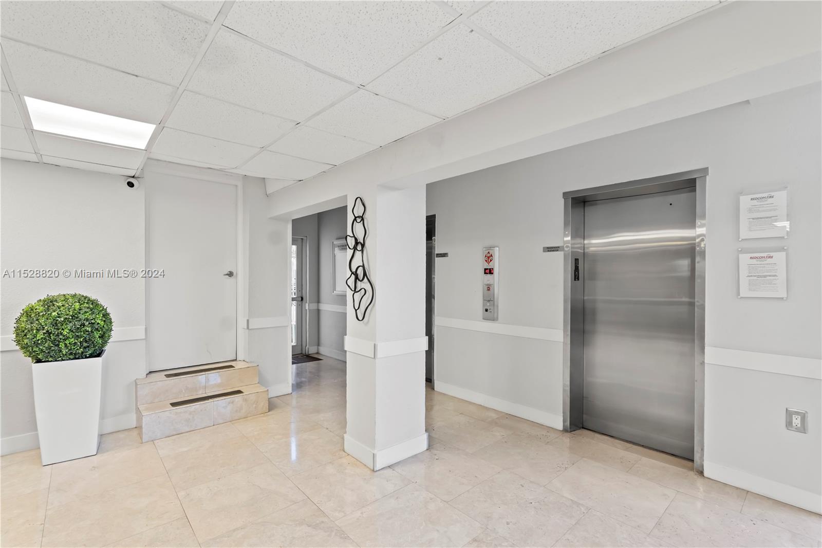 7904 West Dr 501, North Bay Village, Florida 33141, 1 Bedroom Bedrooms, ,1 BathroomBathrooms,Residential,For Sale,7904 West Dr 501,A11528820