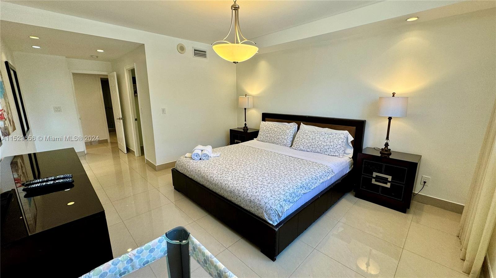 19370 Collins Ave, Sunny Isles Beach, FL, 33160 United States, 2 Bedrooms Bedrooms, ,2 BathroomsBathrooms,Residential,For Sale,Collins Ave,A11529656