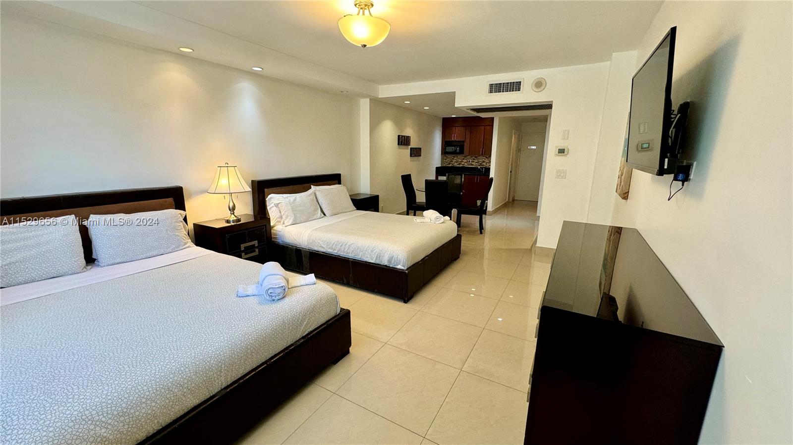 19370 Collins Ave, Sunny Isles Beach, FL, 33160 United States, 2 Bedrooms Bedrooms, ,2 BathroomsBathrooms,Residential,For Sale,Collins Ave,A11529656