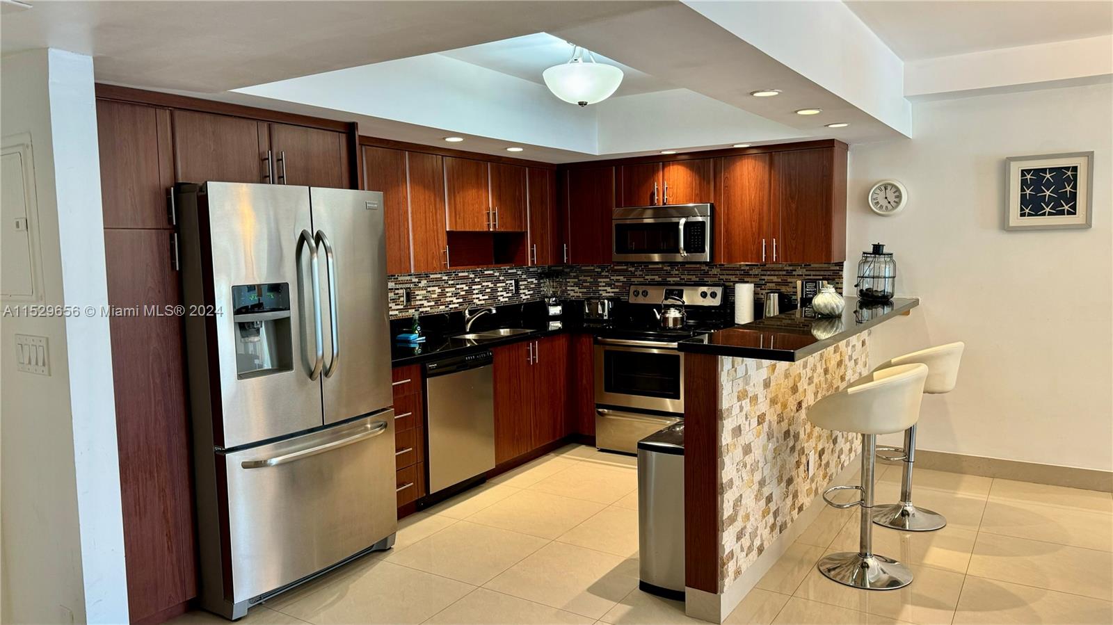 19370 Collins Ave 204, Sunny Isles Beach, Florida 33160, 2 Bedrooms Bedrooms, ,2 BathroomsBathrooms,Residential,For Sale,19370 Collins Ave 204,A11529656