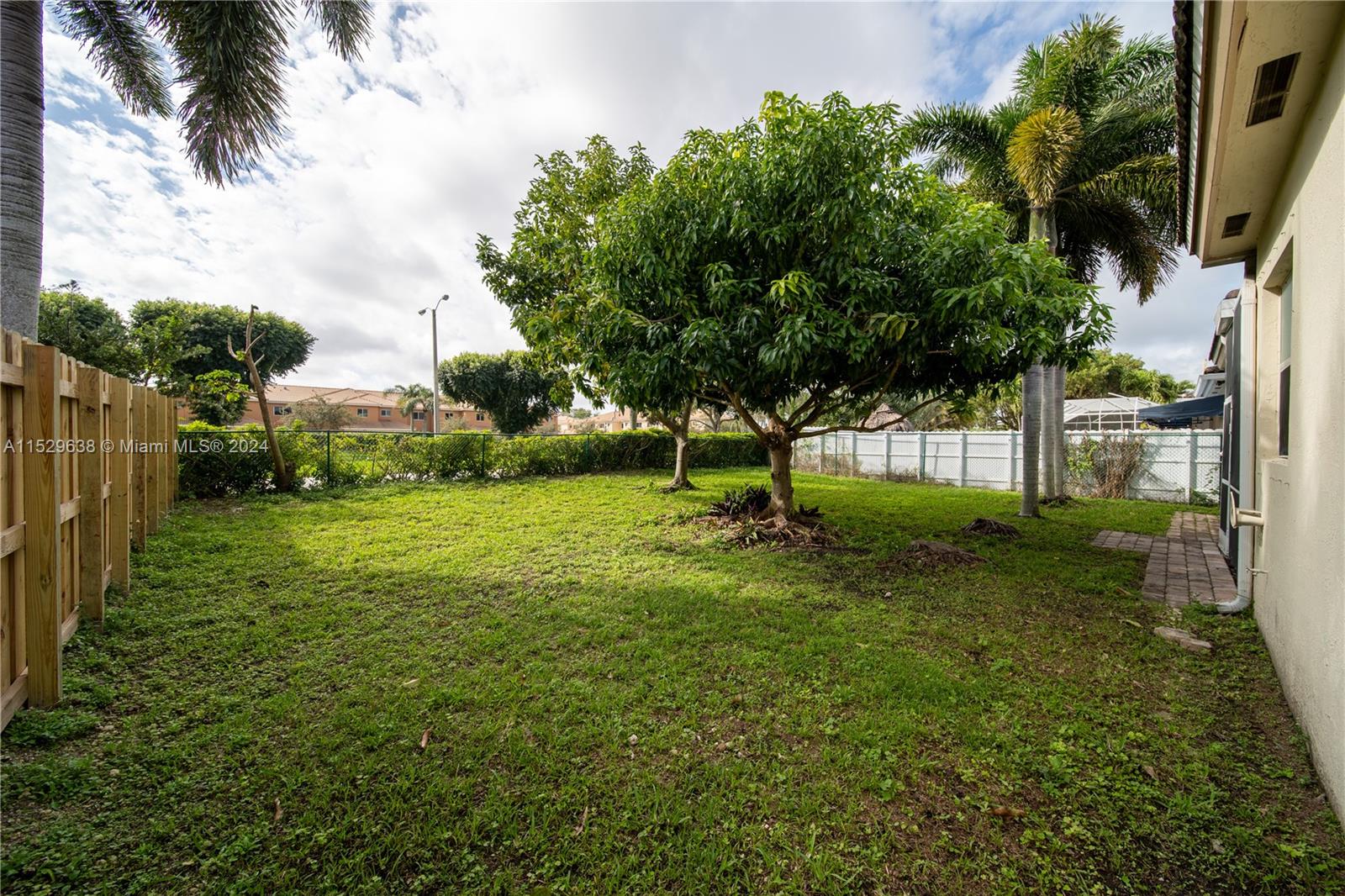 1630 SE 23rd St, Homestead, Florida 33035, 4 Bedrooms Bedrooms, ,2 BathroomsBathrooms,Residential,For Sale,1630 SE 23rd St,A11529638