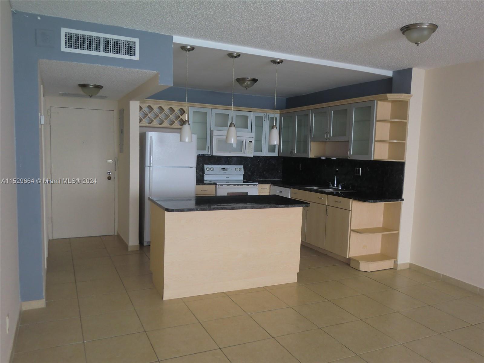 3725 S Ocean Dr 809, Hollywood, Florida 33019, 1 Bedroom Bedrooms, ,1 BathroomBathrooms,Residentiallease,For Rent,3725 S Ocean Dr 809,A11529664