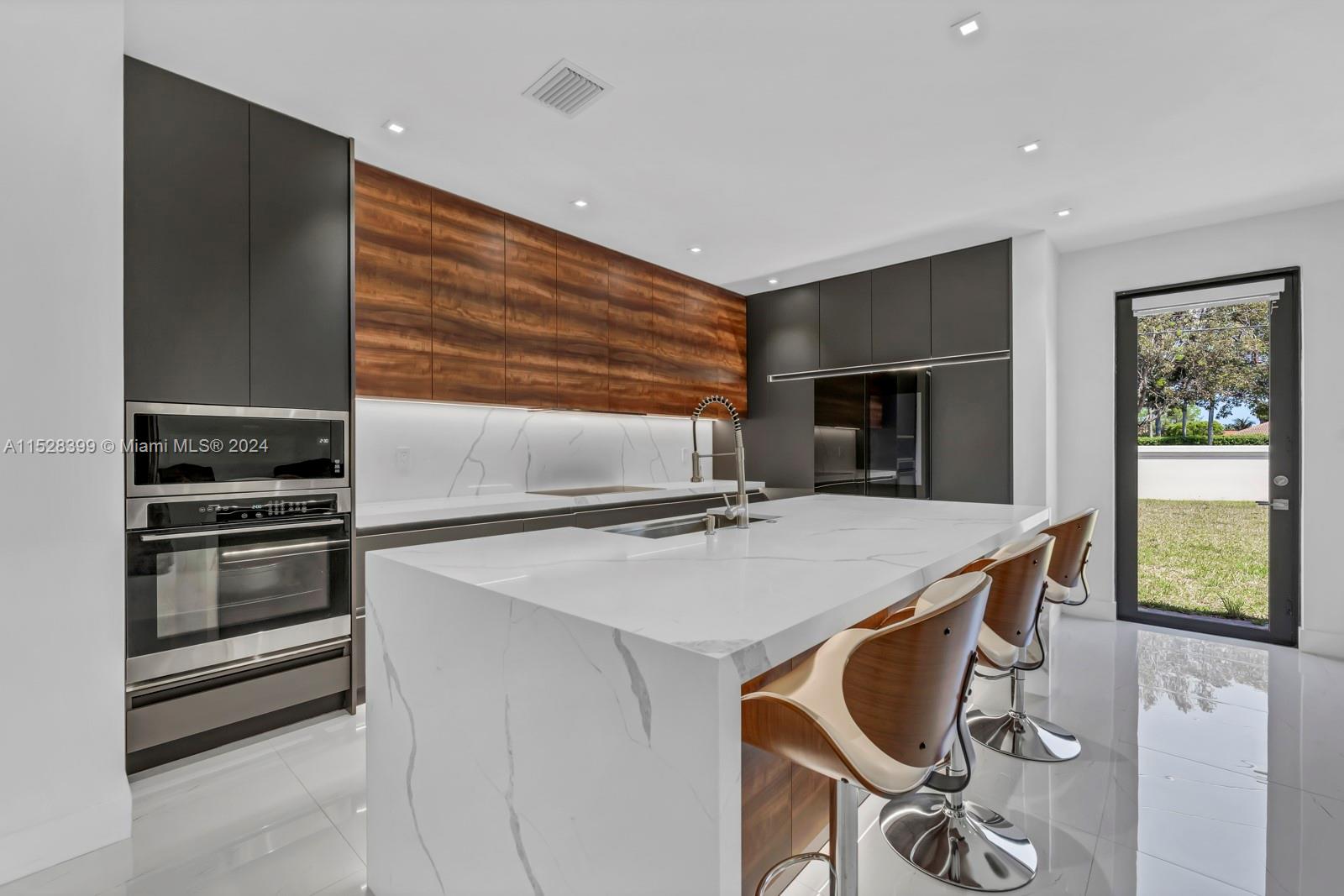 269 SE 27th Ter, Homestead, Florida 33033, 5 Bedrooms Bedrooms, ,3 BathroomsBathrooms,Residential,For Sale,269 SE 27th Ter,A11528399