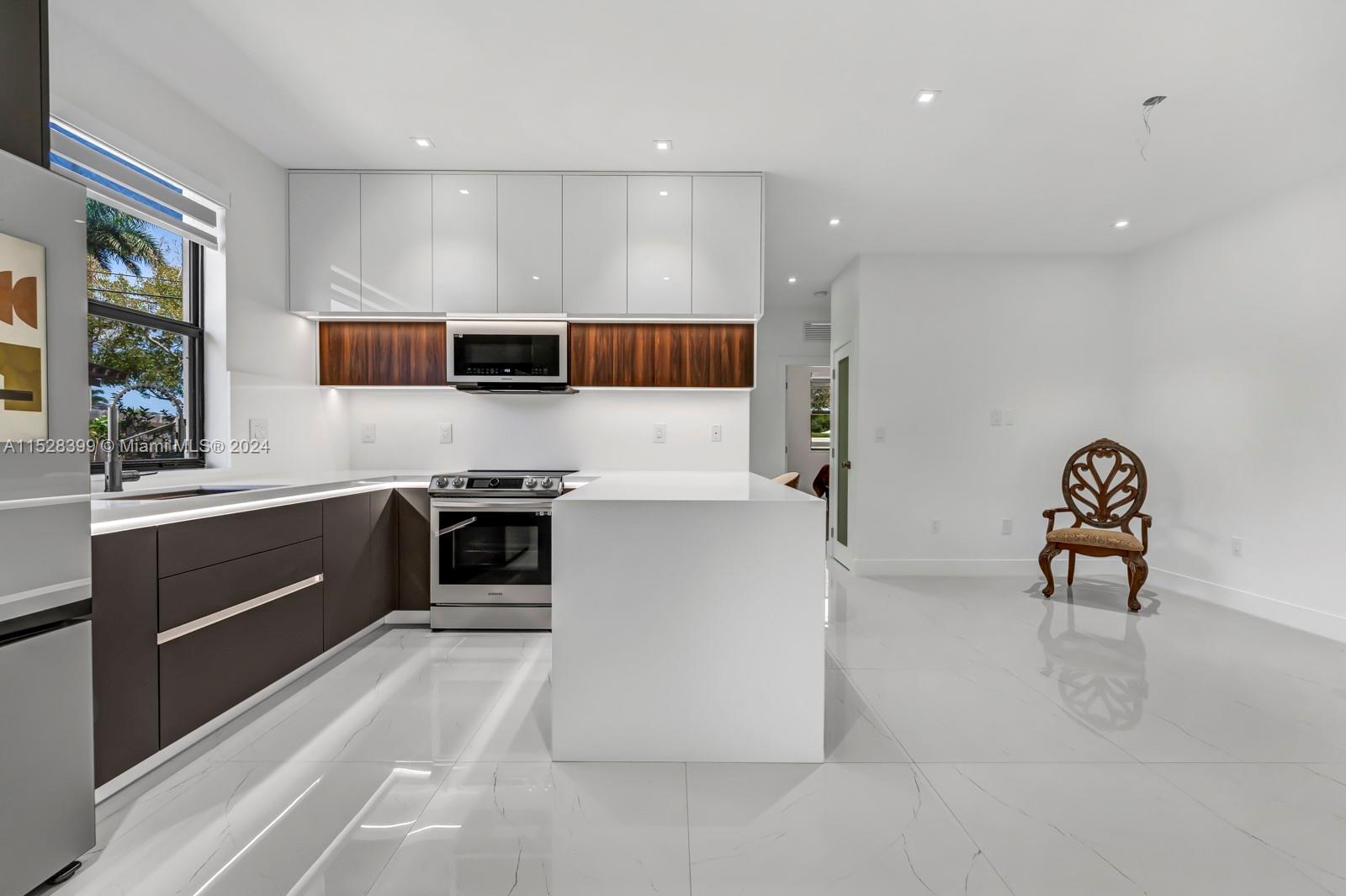 269 SE 27th Ter, Homestead, Florida 33033, 5 Bedrooms Bedrooms, ,3 BathroomsBathrooms,Residential,For Sale,269 SE 27th Ter,A11528399