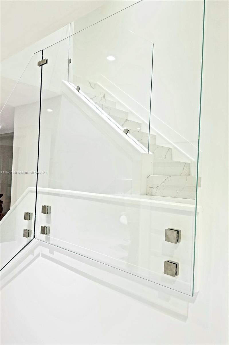 Quartz Staircase, 
Owners Suite