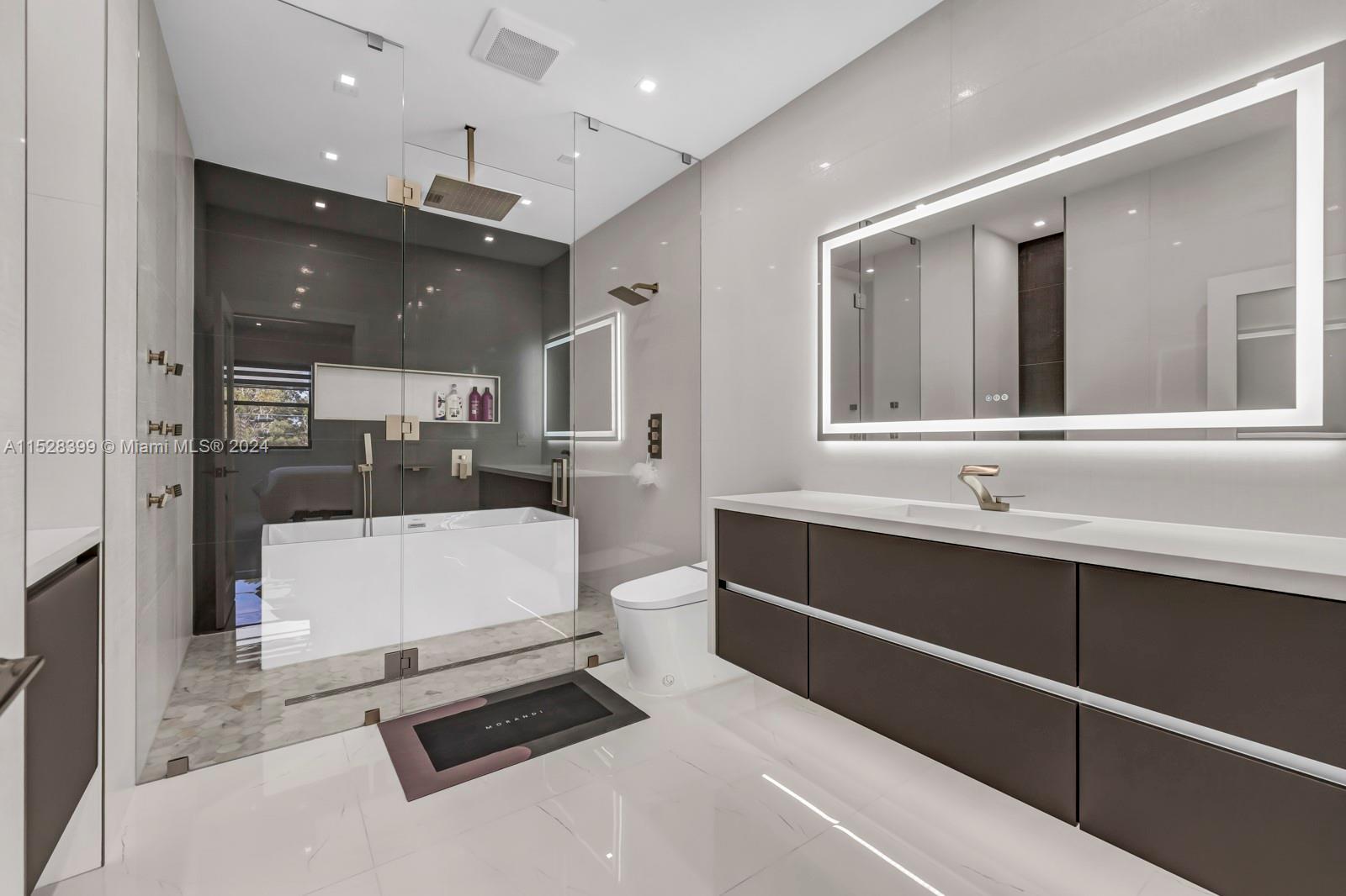 269 SE 27th Ter, Homestead, Florida 33033, 5 Bedrooms Bedrooms, ,3 BathroomsBathrooms,Residential,For Sale,269 SE 27th Ter,A11528399