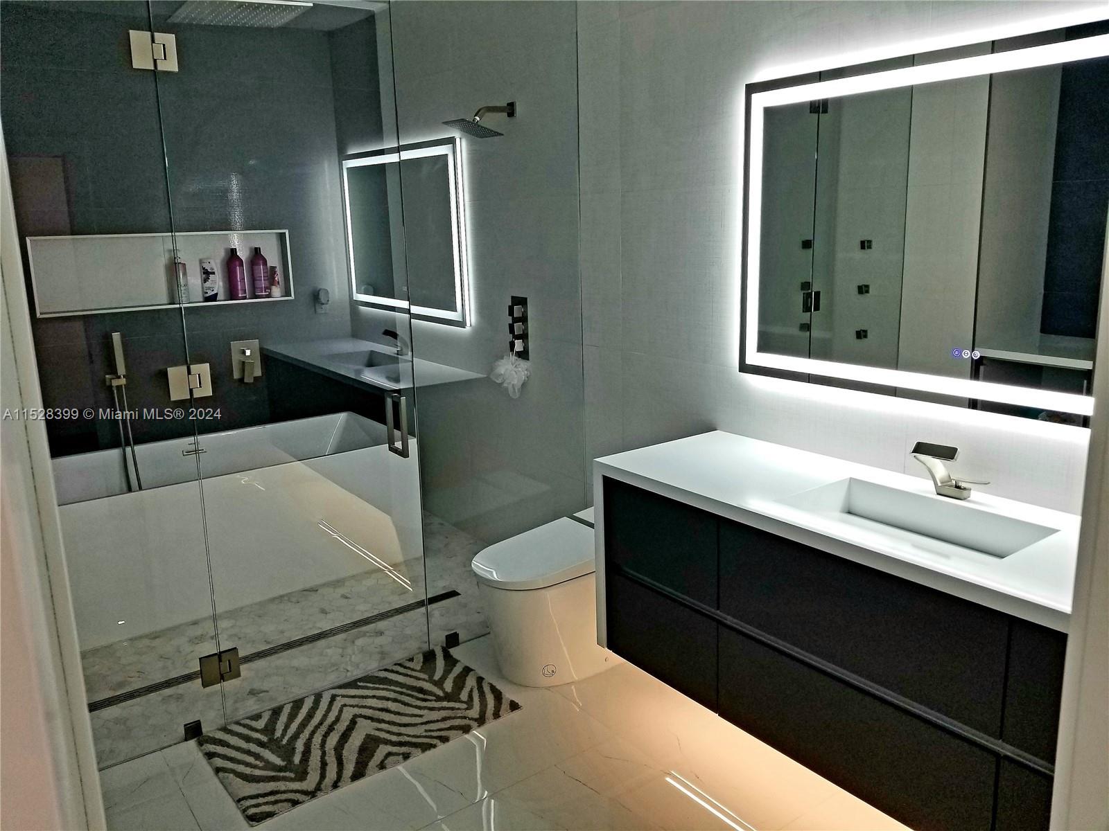 Master Bathroom, Owners Suite