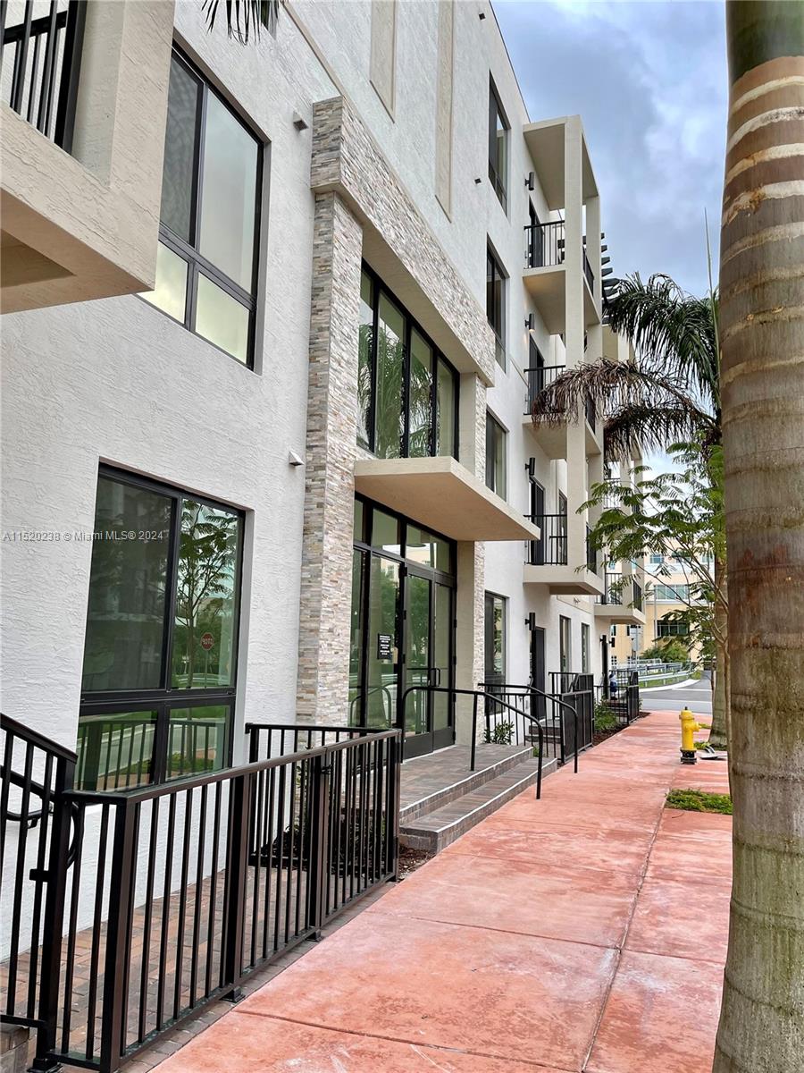 8265 NW 41 ST #303 For Sale A11520238, FL
