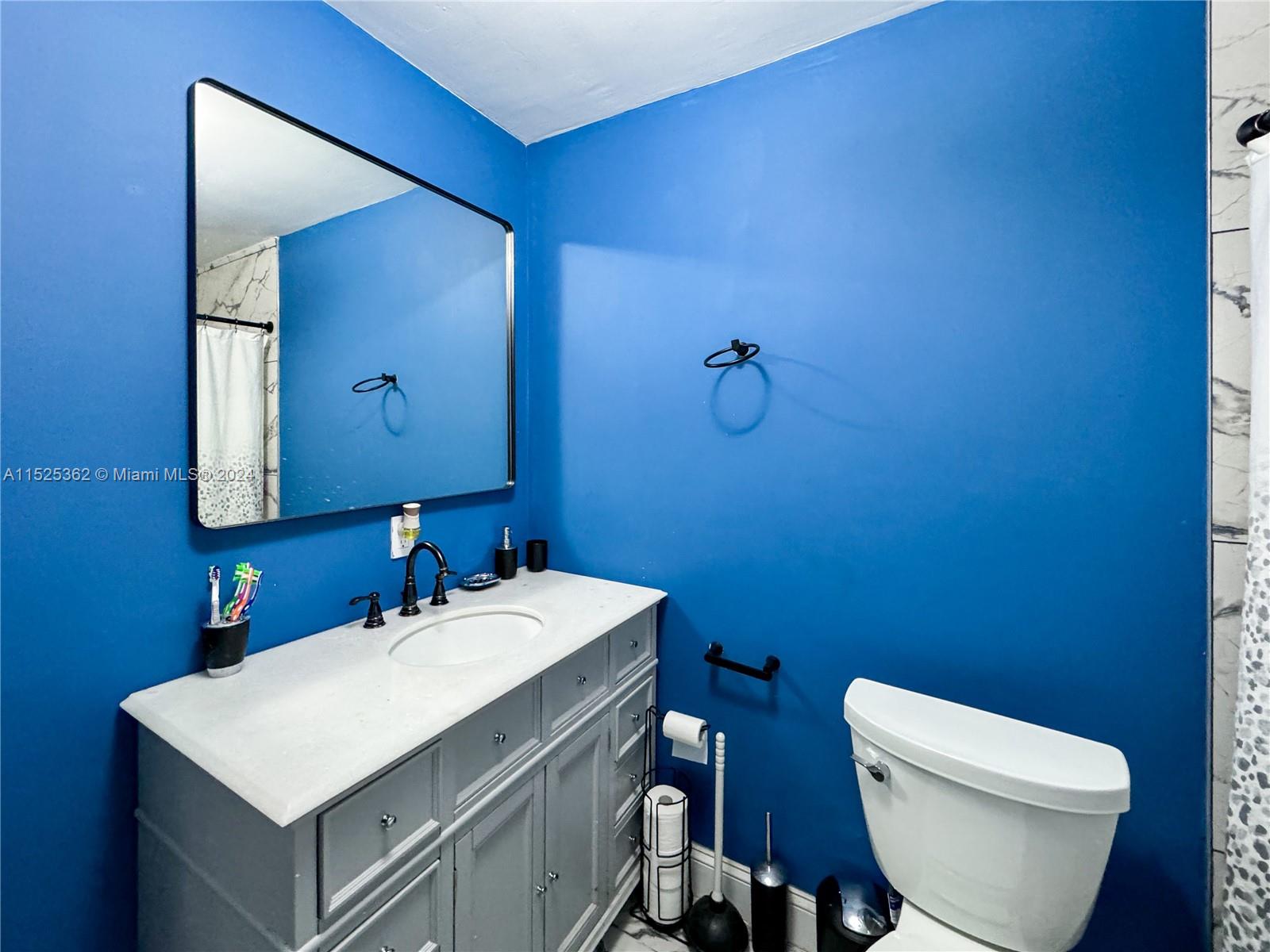 203 NE 12th Ave, Homestead, Florida 33030, 2 Bedrooms Bedrooms, ,1 BathroomBathrooms,Residential,For Sale,203 NE 12th Ave,A11525362