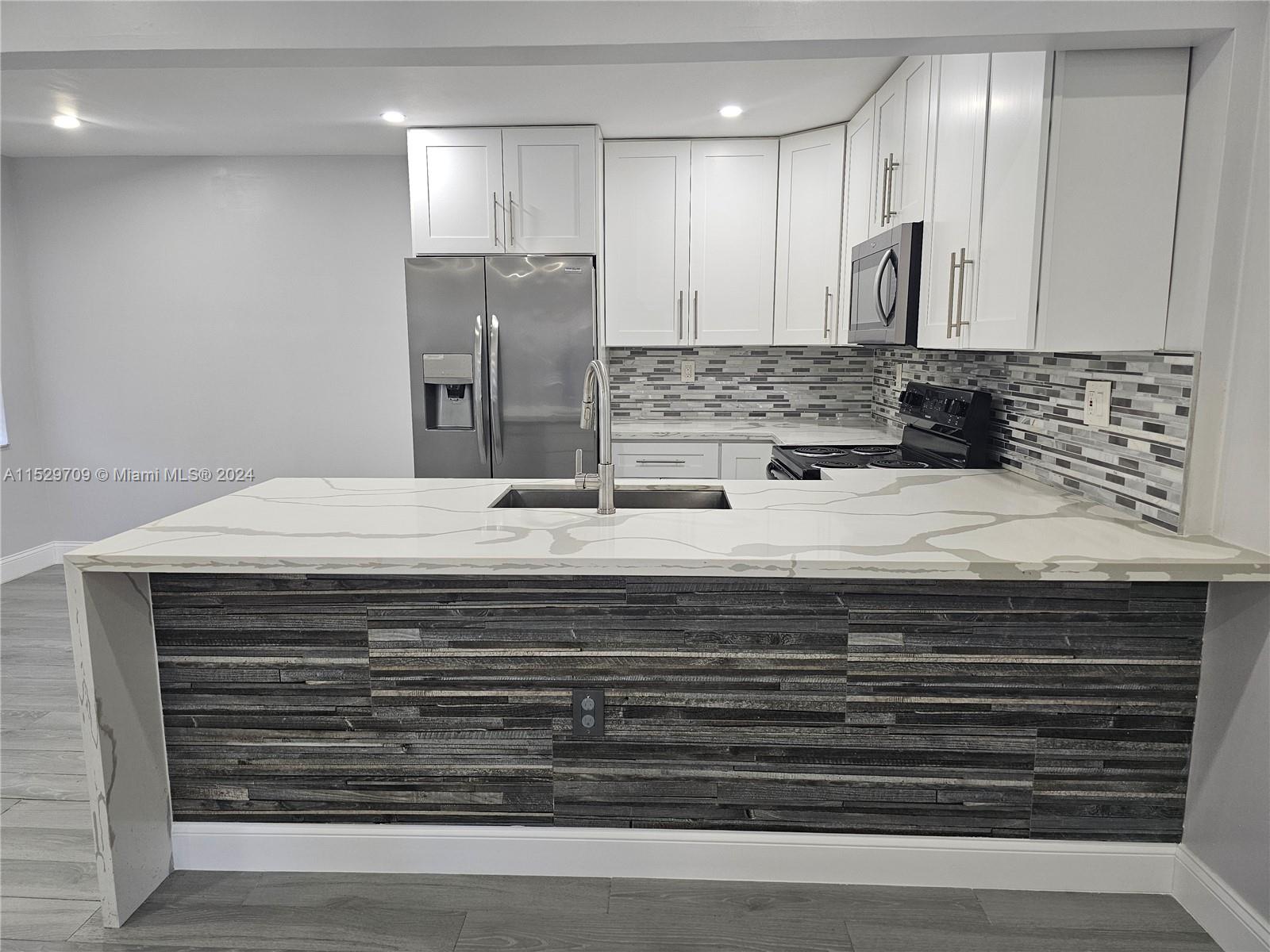 455 NE 210th Cir Ter 202-18, Miami, Florida 33179, 2 Bedrooms Bedrooms, ,2 BathroomsBathrooms,Residentiallease,For Rent,455 NE 210th Cir Ter 202-18,A11529709