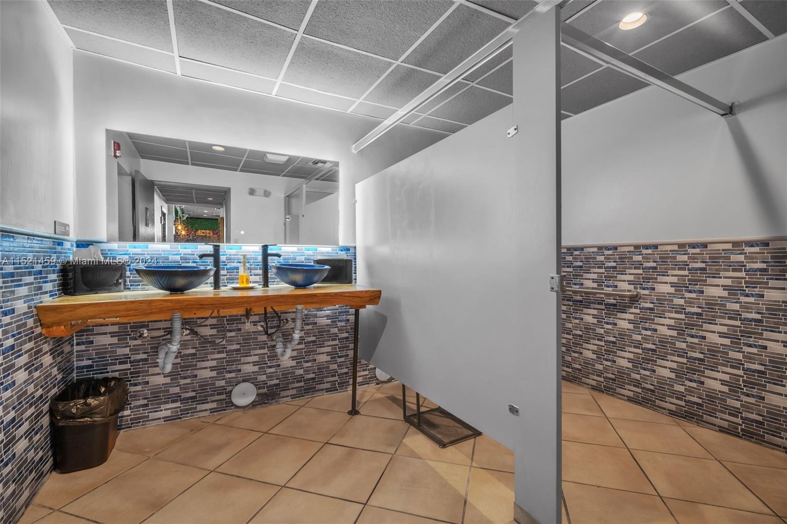 Hallandale Beach, Florida 33009, ,Businessopportunity,For Sale,A11521459