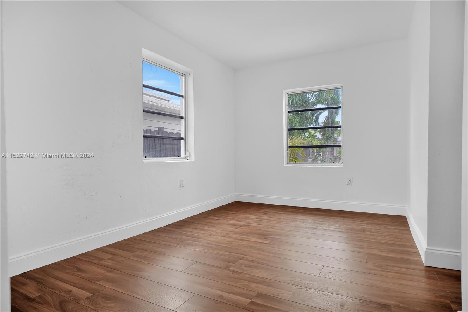 Listing Photo 10