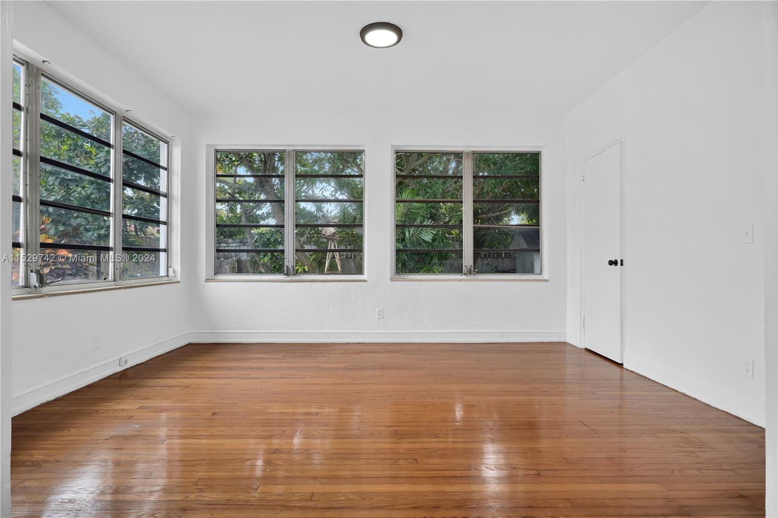 Listing Photo 6