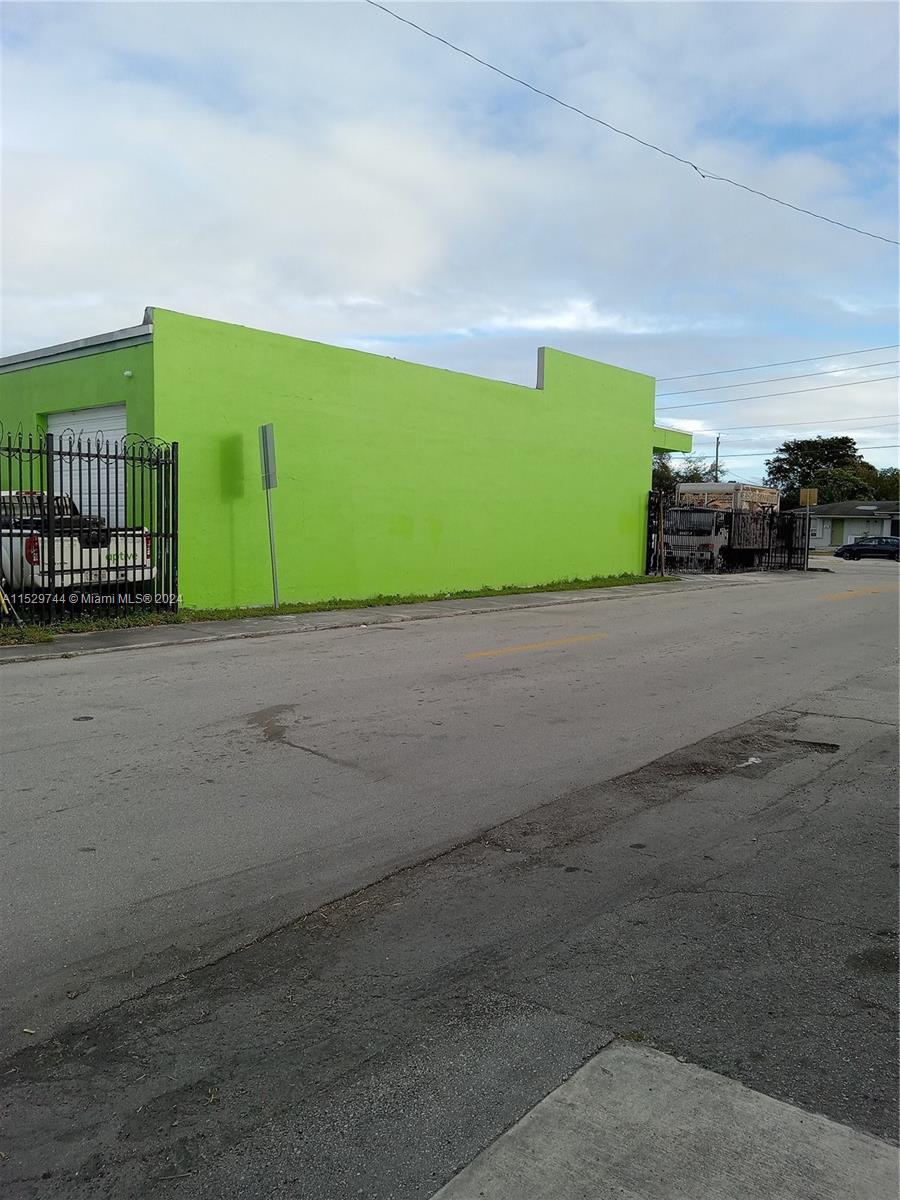 2329 Pembroke Rd, Hollywood, Florida 33020, ,Commercialsale,For Sale,2329 Pembroke Rd,A11529744